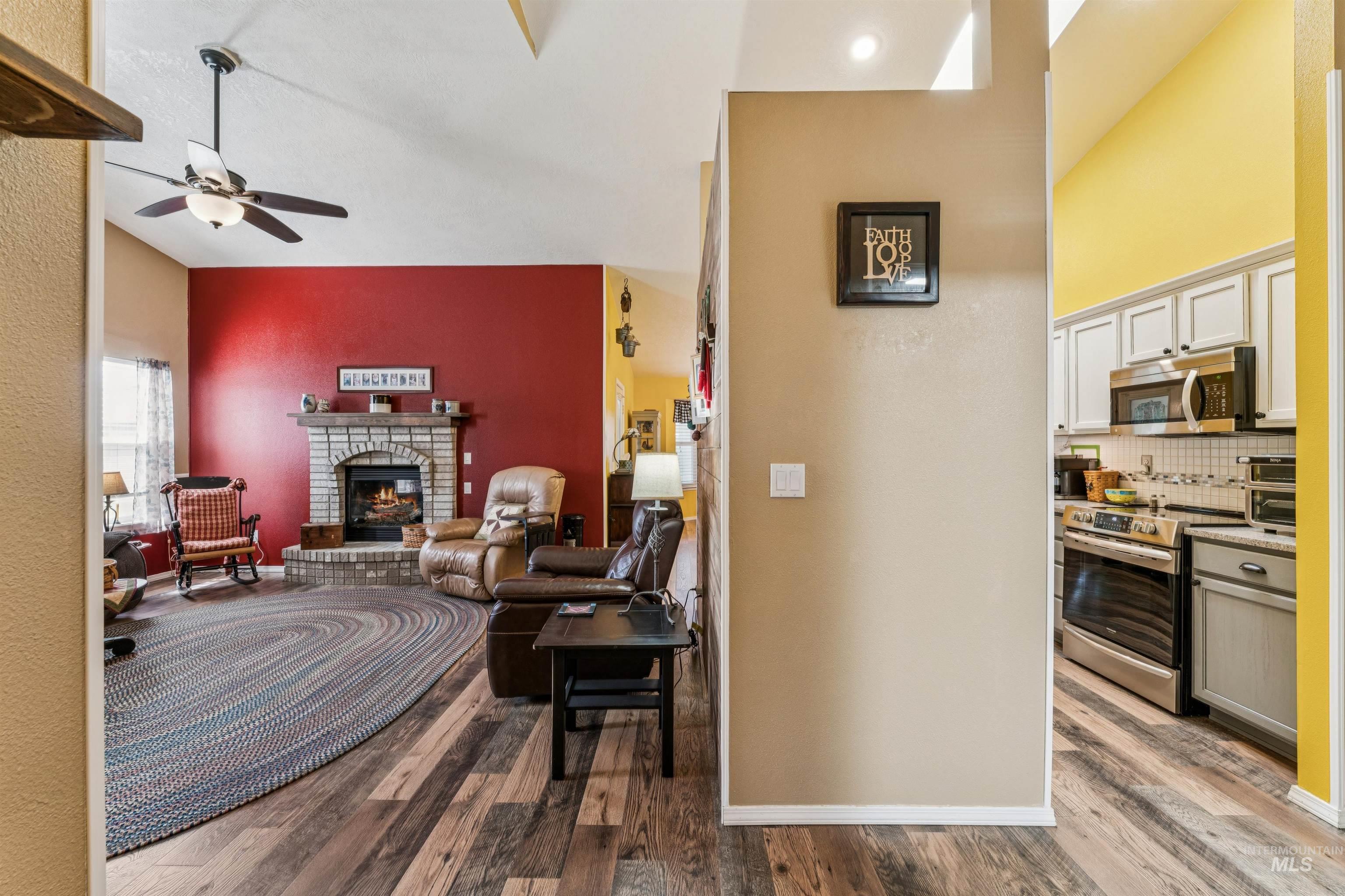 517 N Stratford St, Nampa, Idaho 83651, 2 Bedrooms, 2 Bathrooms, Residential For Sale, Price $269,900, 98979682