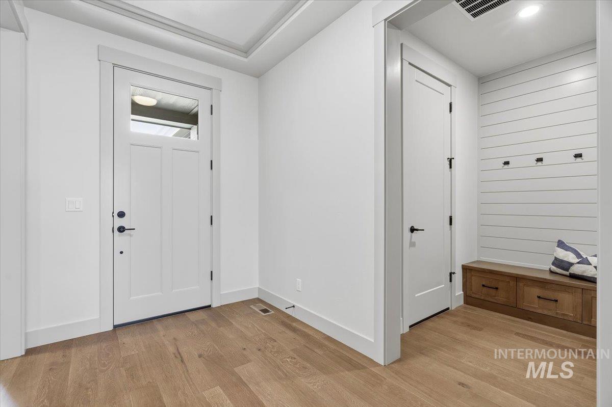 983 E Crescendo St, Meridian, Idaho 83642, 3 Bedrooms, 2 Bathrooms, Residential For Sale, Price $619,900,MLS 98979685