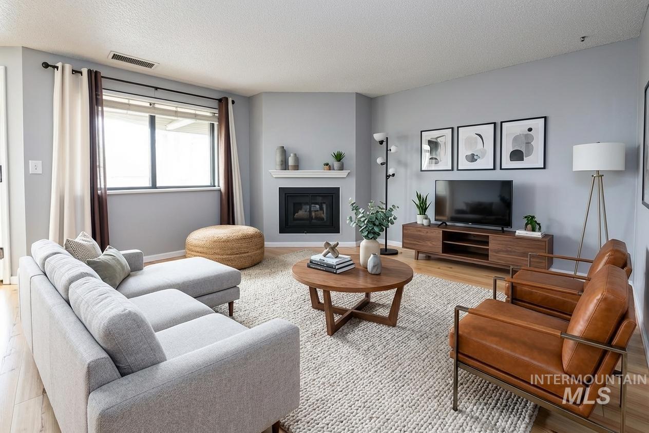 3687 S Gekeler, Boise, Idaho 83706, 2 Bedrooms, 2 Bathrooms, Residential For Sale, Price $315,000, 98979686