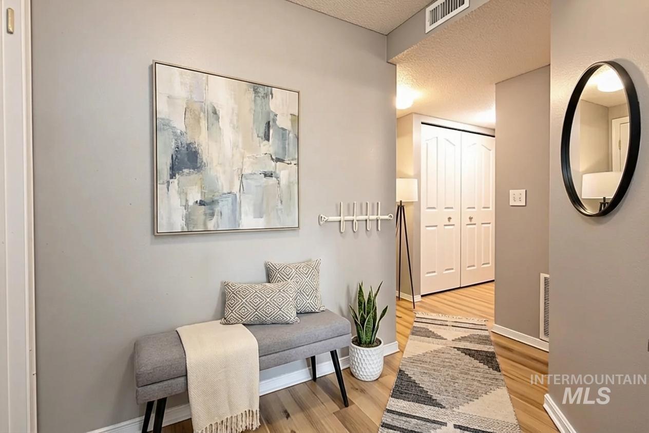 3687 S Gekeler, Boise, Idaho 83706, 2 Bedrooms, 2 Bathrooms, Residential For Sale, Price $315,000, 98979686