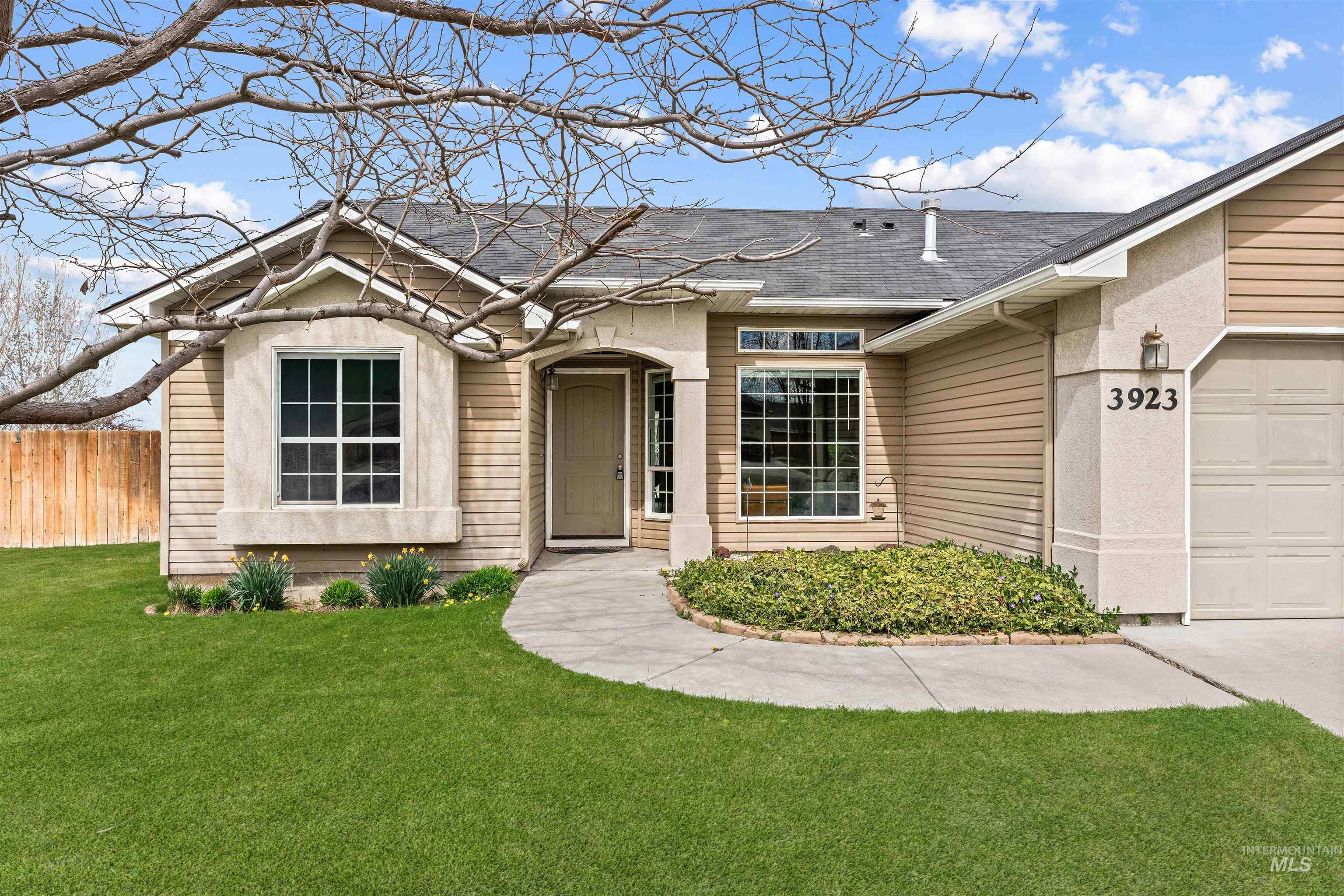 3923 Chatham Court, Caldwell, Idaho 83607, 4 Bedrooms, 2 Bathrooms, Residential For Sale, Price $363,900, 98979691