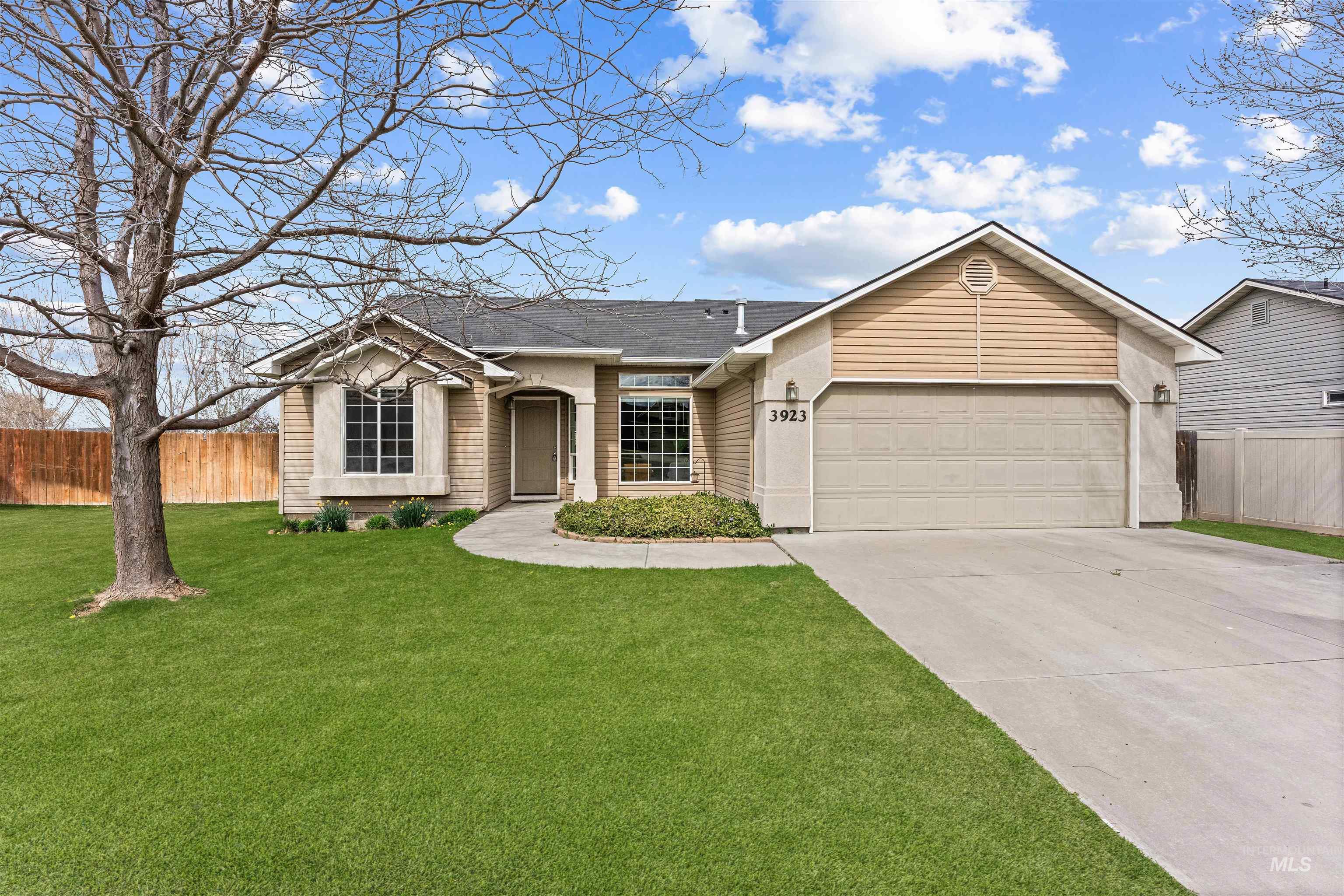 3923 Chatham Court, Caldwell, Idaho 83607, 4 Bedrooms, 2 Bathrooms, Residential For Sale, Price $363,900, 98979691