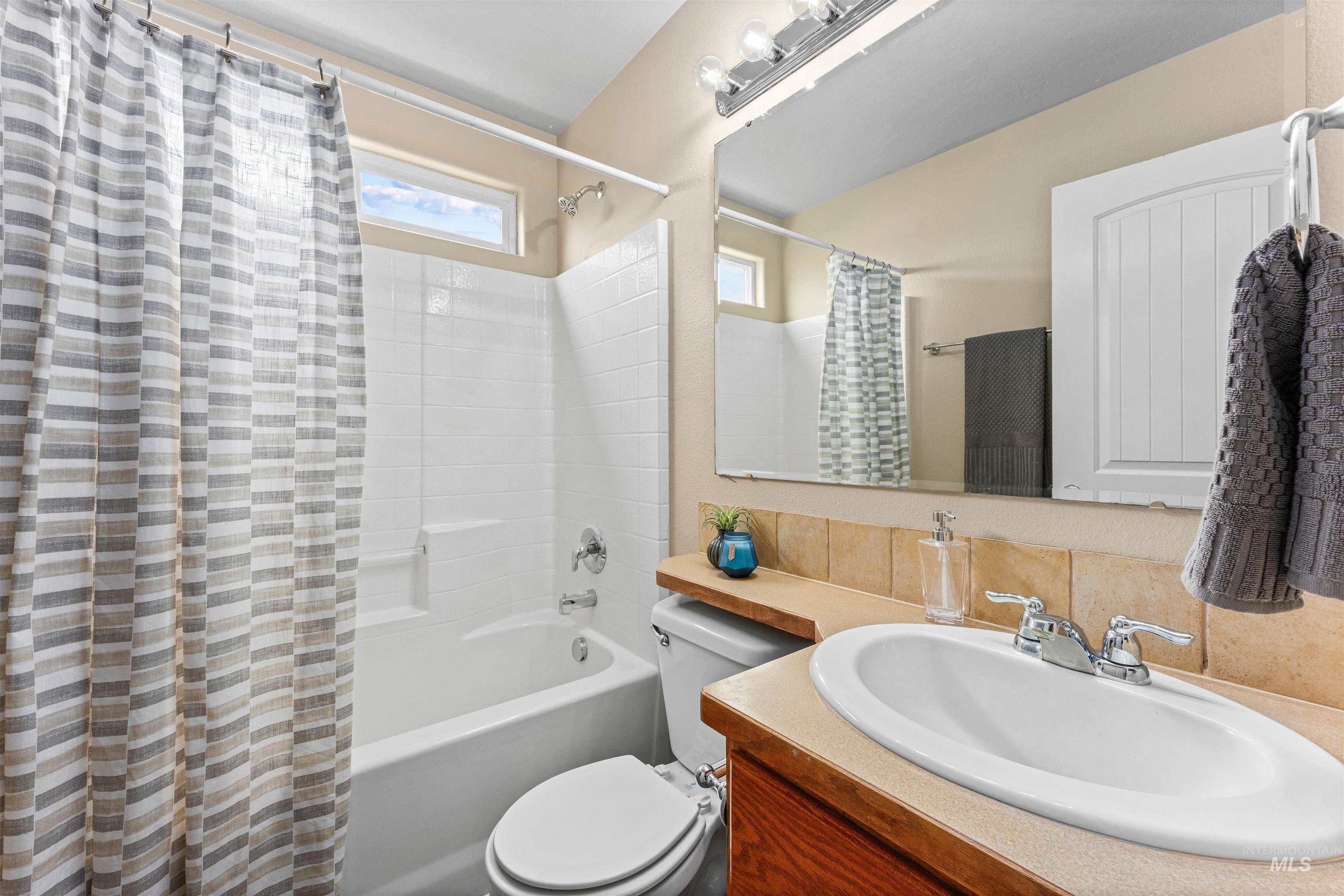 3923 Chatham Court, Caldwell, Idaho 83607, 4 Bedrooms, 2 Bathrooms, Residential For Sale, Price $363,900, 98979691