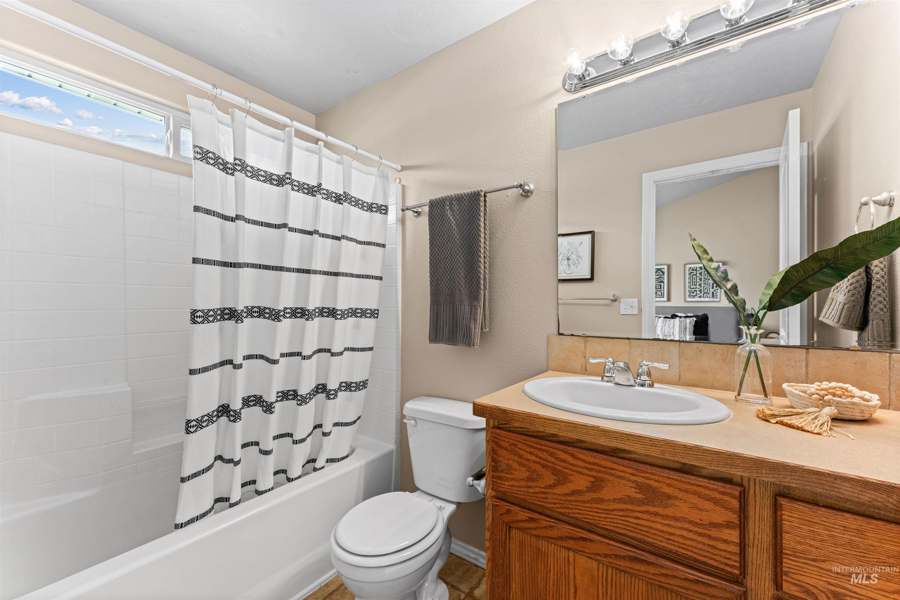 3923 Chatham Court, Caldwell, Idaho 83607, 4 Bedrooms, 2 Bathrooms, Residential For Sale, Price $363,900, 98979691