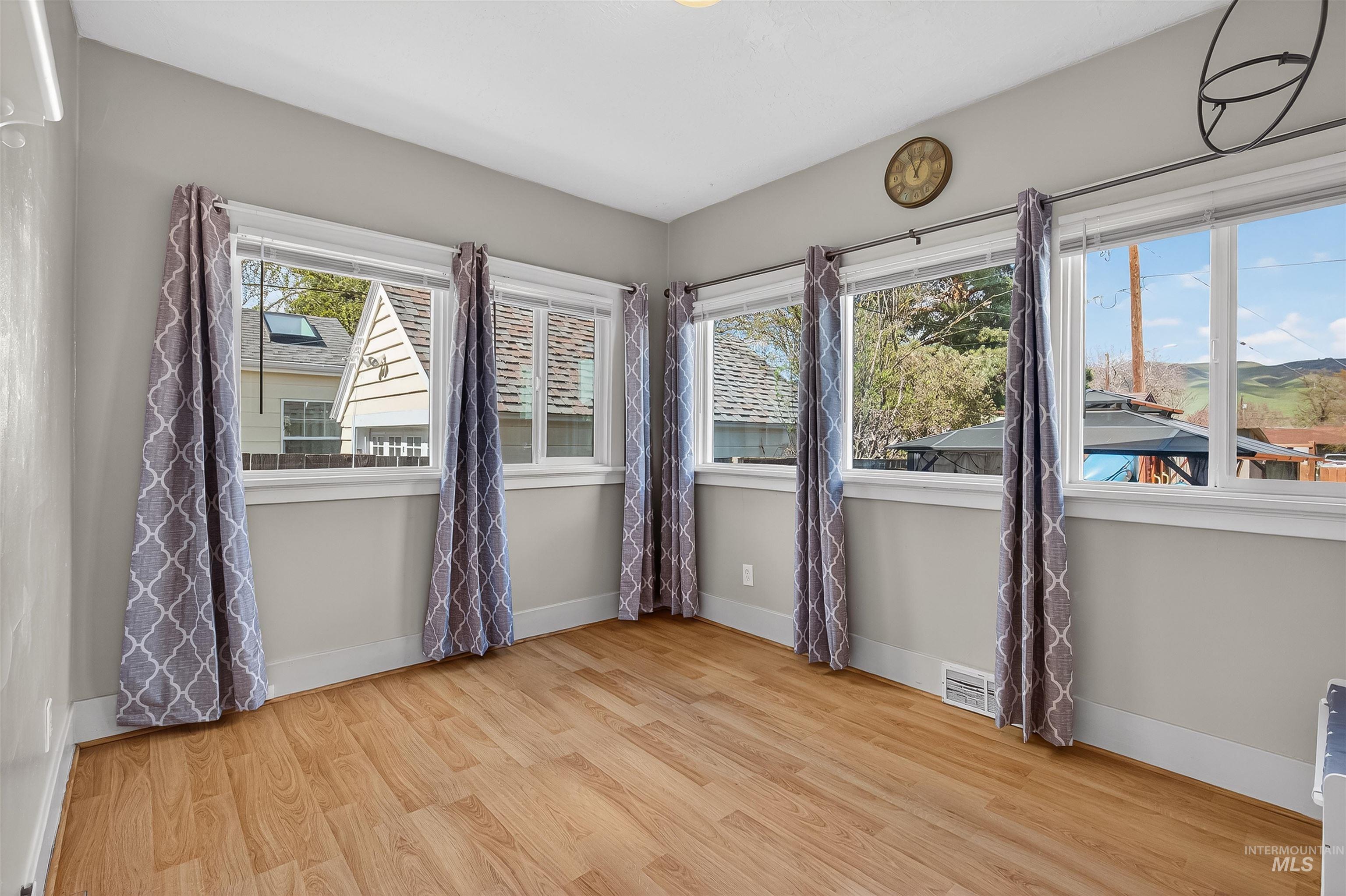 1025 10th Ave, Lewiston, Idaho 83501, 4 Bedrooms, 3 Bathrooms, Residential For Sale, Price $369,000, 98979696