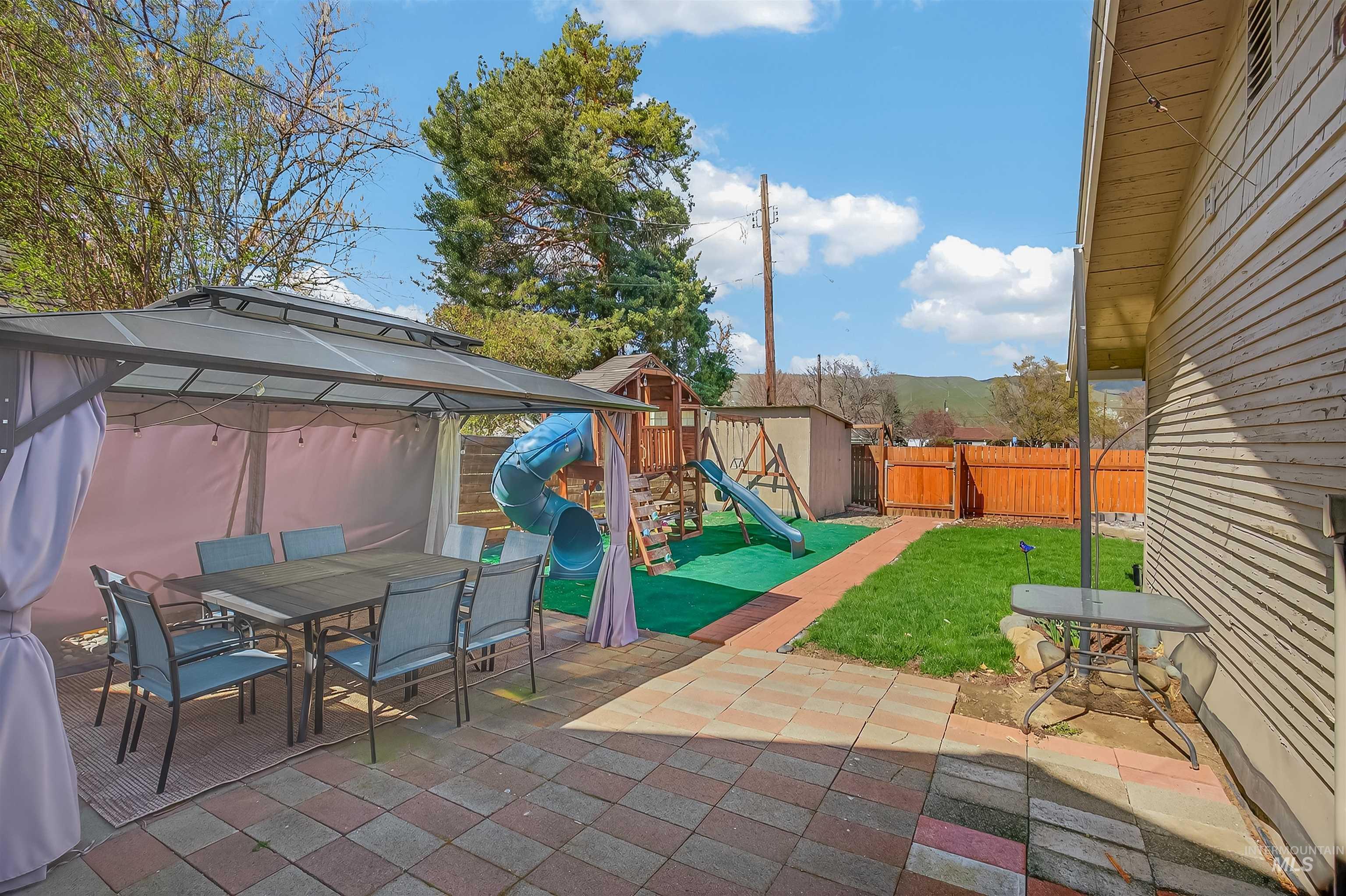 1025 10th Ave, Lewiston, Idaho 83501, 4 Bedrooms, 3 Bathrooms, Residential For Sale, Price $369,000, 98979696