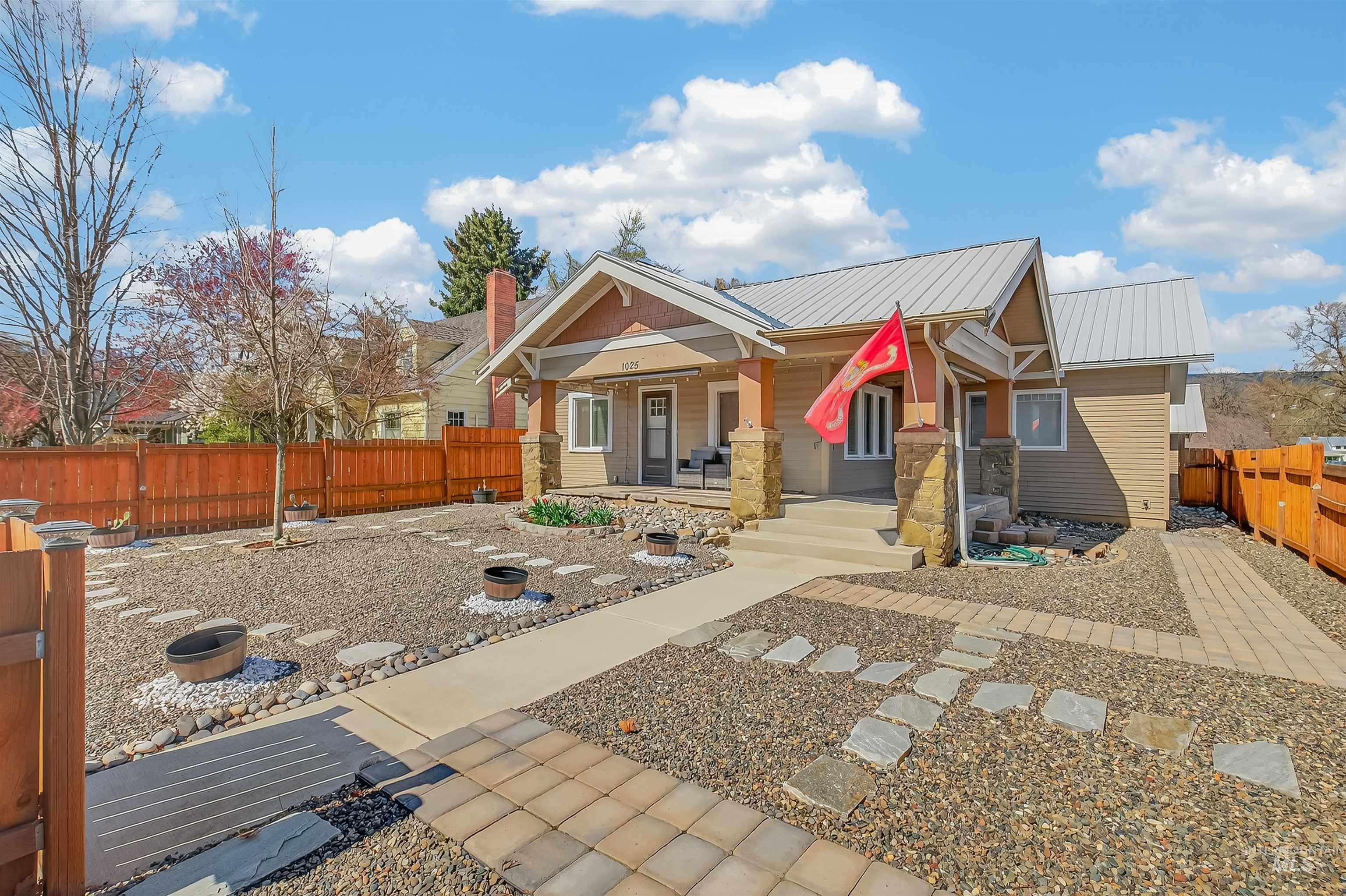 1025 10th Ave, Lewiston, Idaho 83501, 4 Bedrooms, 3 Bathrooms, Residential For Sale, Price $369,000, 98979696