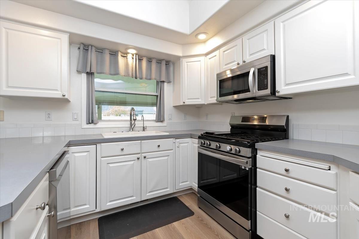 2723 N Wolverine, Meridian, Idaho 83646, 3 Bedrooms, 2 Bathrooms, Residential For Sale, Price $424,900,MLS 98979697