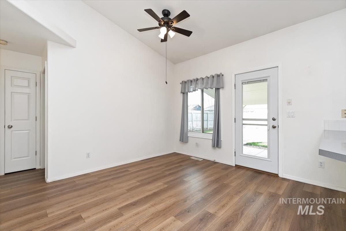 2723 N Wolverine, Meridian, Idaho 83646, 3 Bedrooms, 2 Bathrooms, Residential For Sale, Price $424,900,MLS 98979697