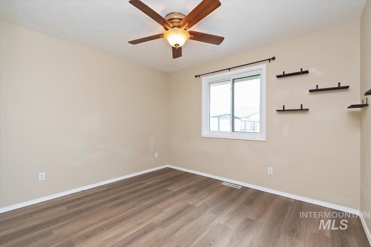 2723 N Wolverine, Meridian, Idaho 83646, 3 Bedrooms, 2 Bathrooms, Residential For Sale, Price $424,900,MLS 98979697