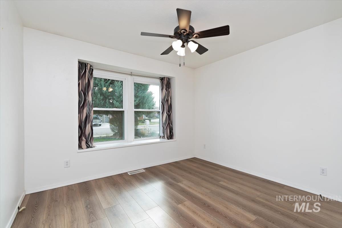 2723 N Wolverine, Meridian, Idaho 83646, 3 Bedrooms, 2 Bathrooms, Residential For Sale, Price $424,900,MLS 98979697