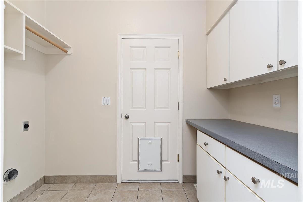 2723 N Wolverine, Meridian, Idaho 83646, 3 Bedrooms, 2 Bathrooms, Residential For Sale, Price $424,900,MLS 98979697