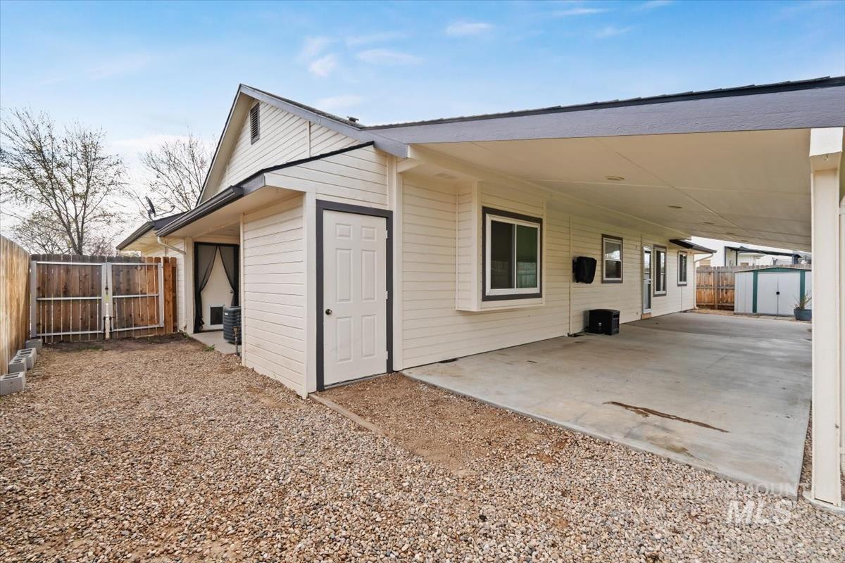 2723 N Wolverine, Meridian, Idaho 83646, 3 Bedrooms, 2 Bathrooms, Residential For Sale, Price $424,900,MLS 98979697