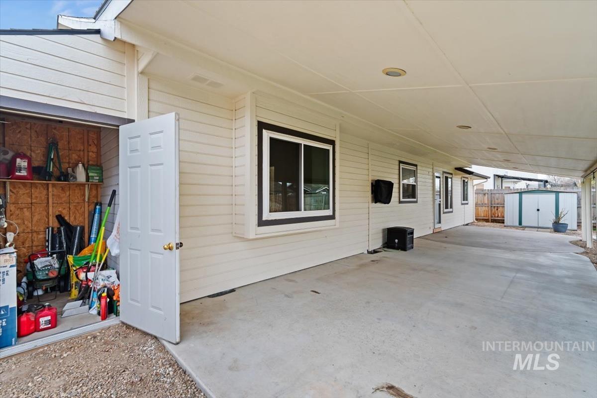 2723 N Wolverine, Meridian, Idaho 83646, 3 Bedrooms, 2 Bathrooms, Residential For Sale, Price $424,900,MLS 98979697