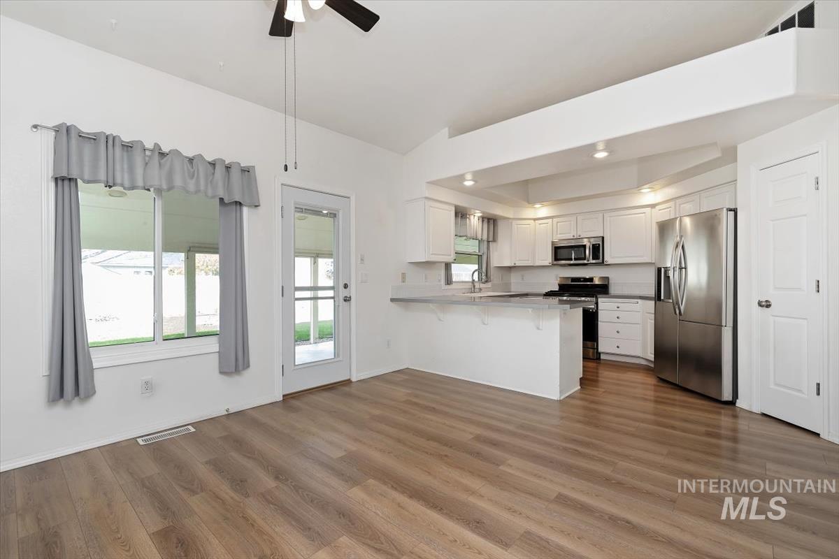 2723 N Wolverine, Meridian, Idaho 83646, 3 Bedrooms, 2 Bathrooms, Residential For Sale, Price $424,900,MLS 98979697