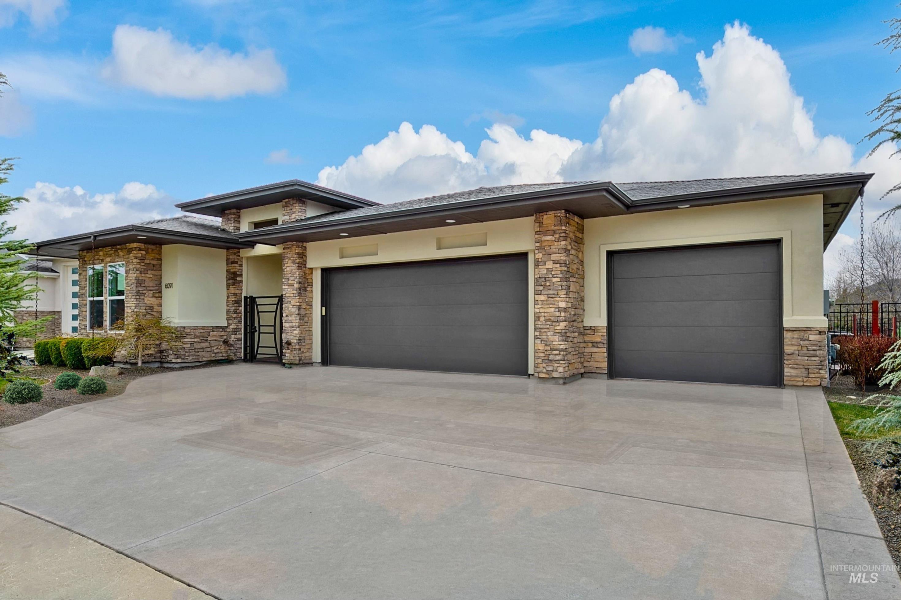 6091 W Hamm Court, Eagle, Idaho 83616, 3 Bedrooms, 3 Bathrooms, Residential For Sale, Price $895,000,MLS 98979701