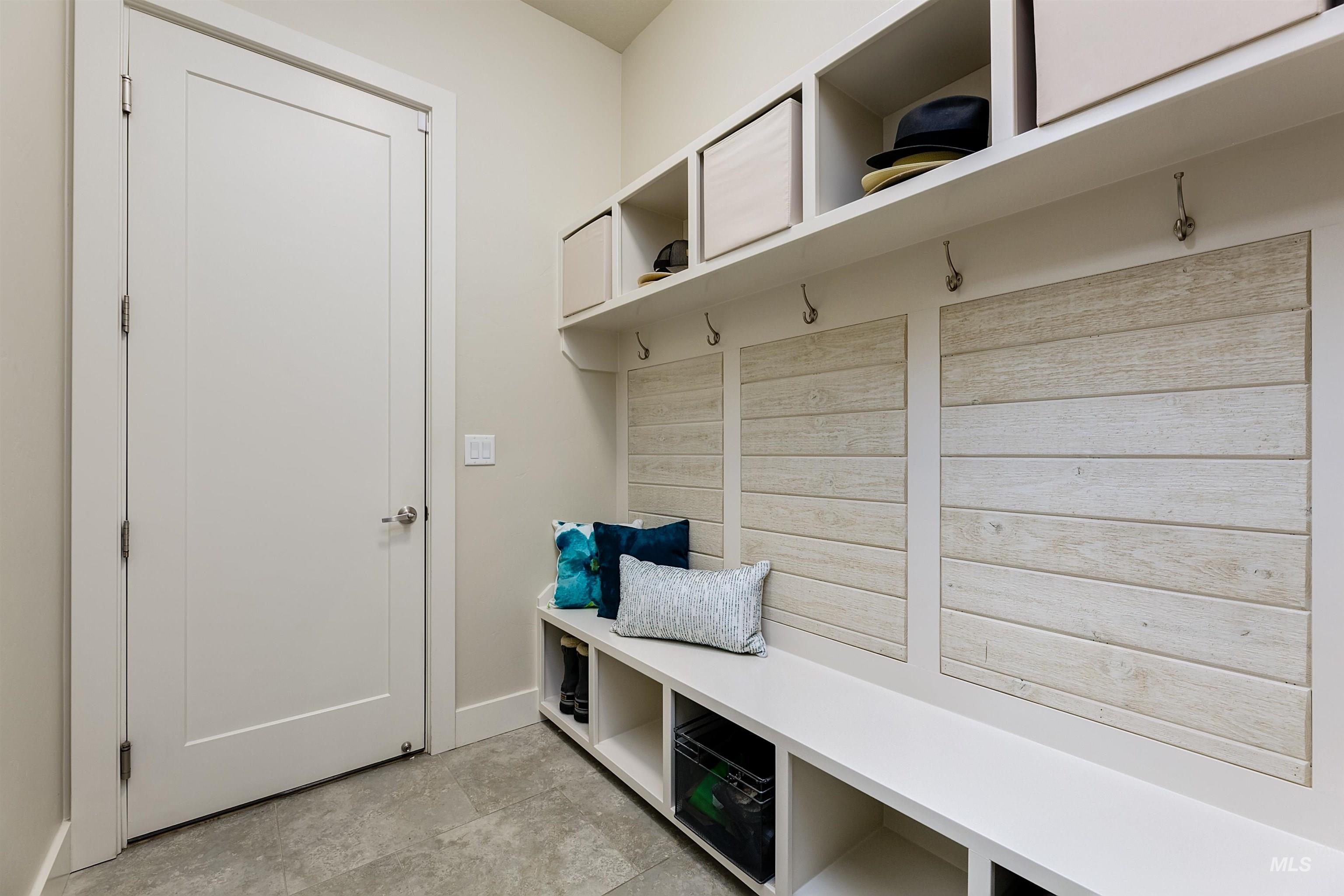 6091 W Hamm Court, Eagle, Idaho 83616, 3 Bedrooms, 3 Bathrooms, Residential For Sale, Price $895,000,MLS 98979701