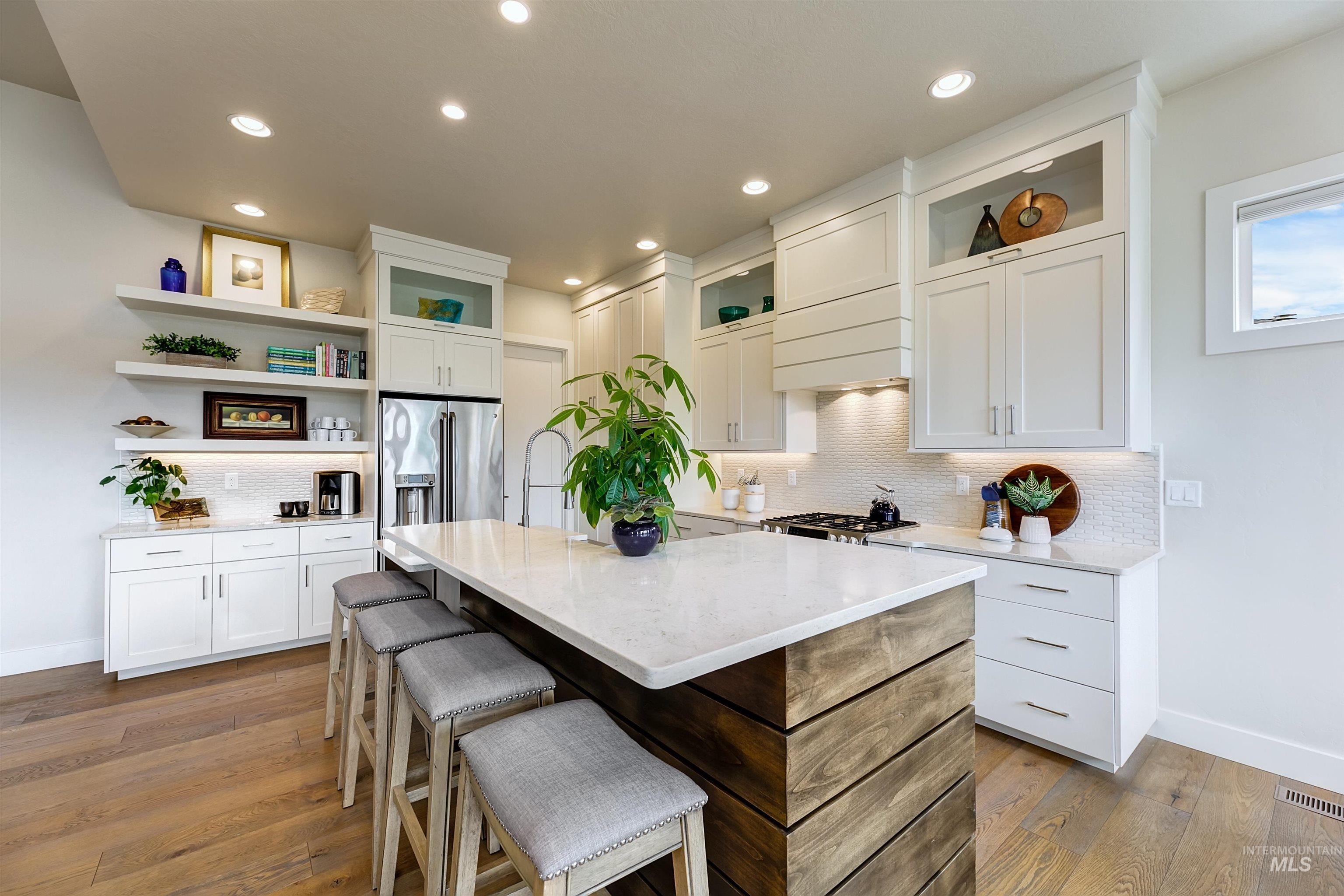 6091 W Hamm Court, Eagle, Idaho 83616, 3 Bedrooms, 3 Bathrooms, Residential For Sale, Price $895,000,MLS 98979701