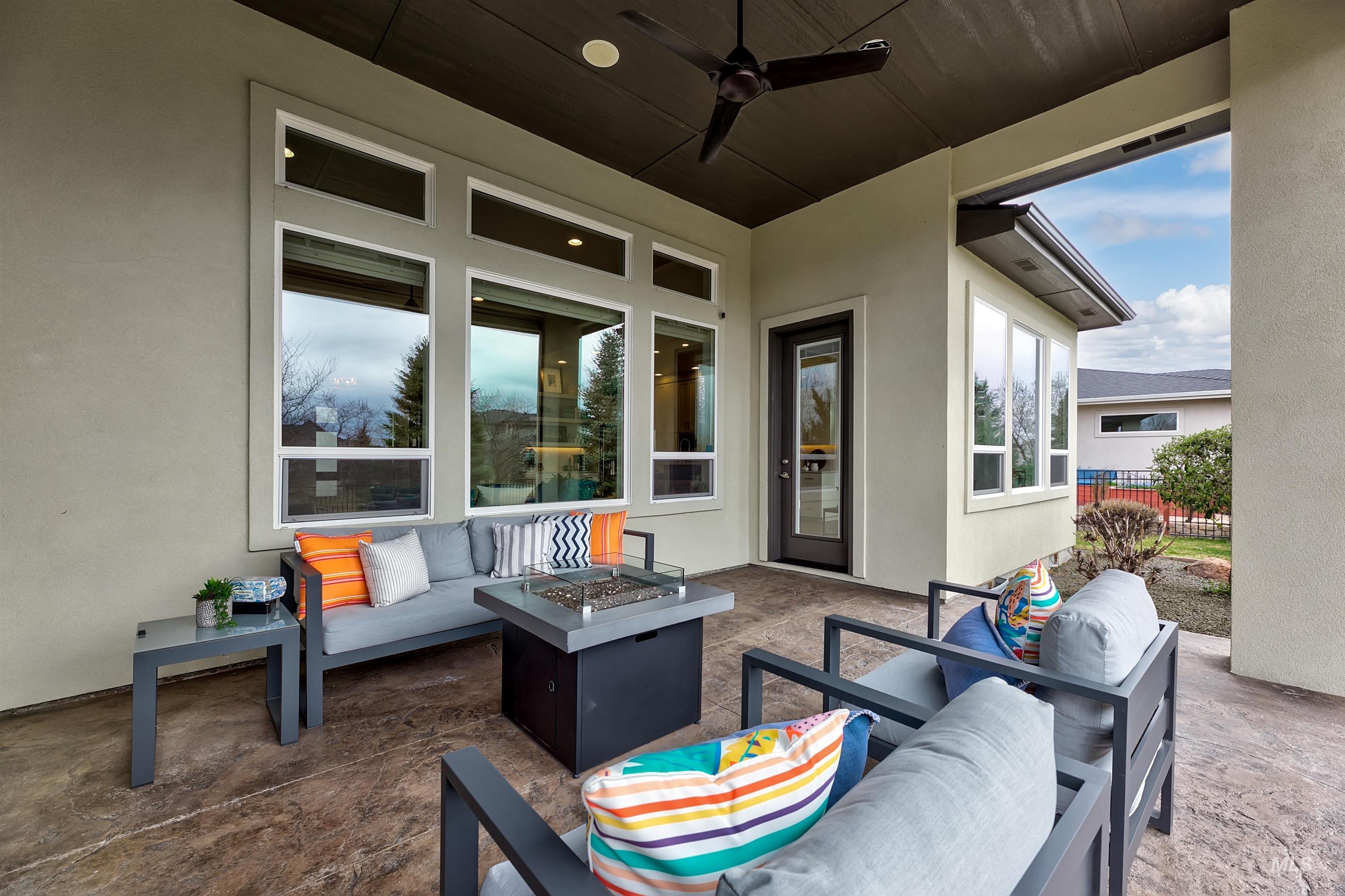 6091 W Hamm Court, Eagle, Idaho 83616, 3 Bedrooms, 3 Bathrooms, Residential For Sale, Price $895,000,MLS 98979701