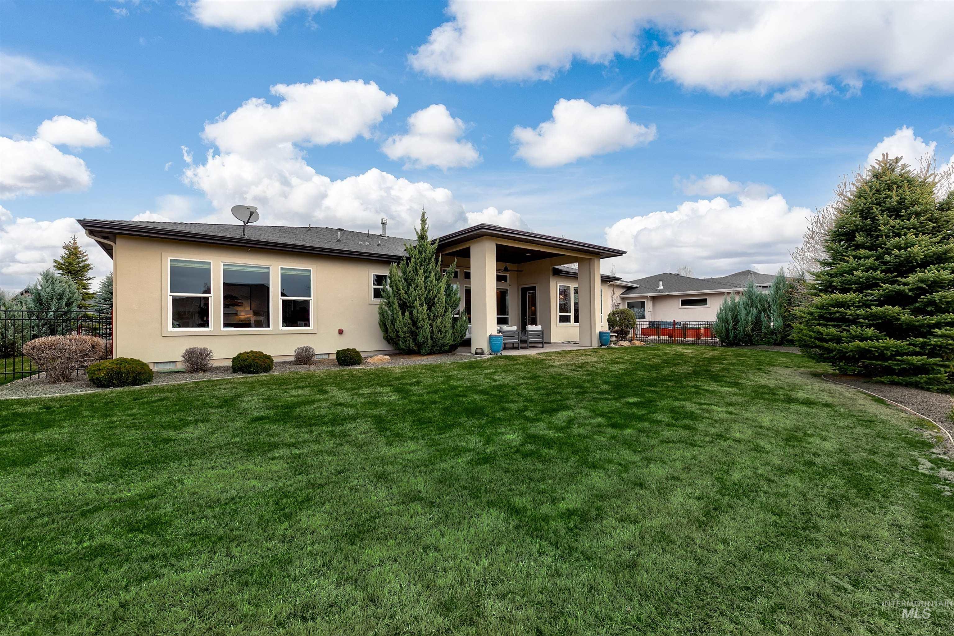 6091 W Hamm Court, Eagle, Idaho 83616, 3 Bedrooms, 3 Bathrooms, Residential For Sale, Price $895,000,MLS 98979701