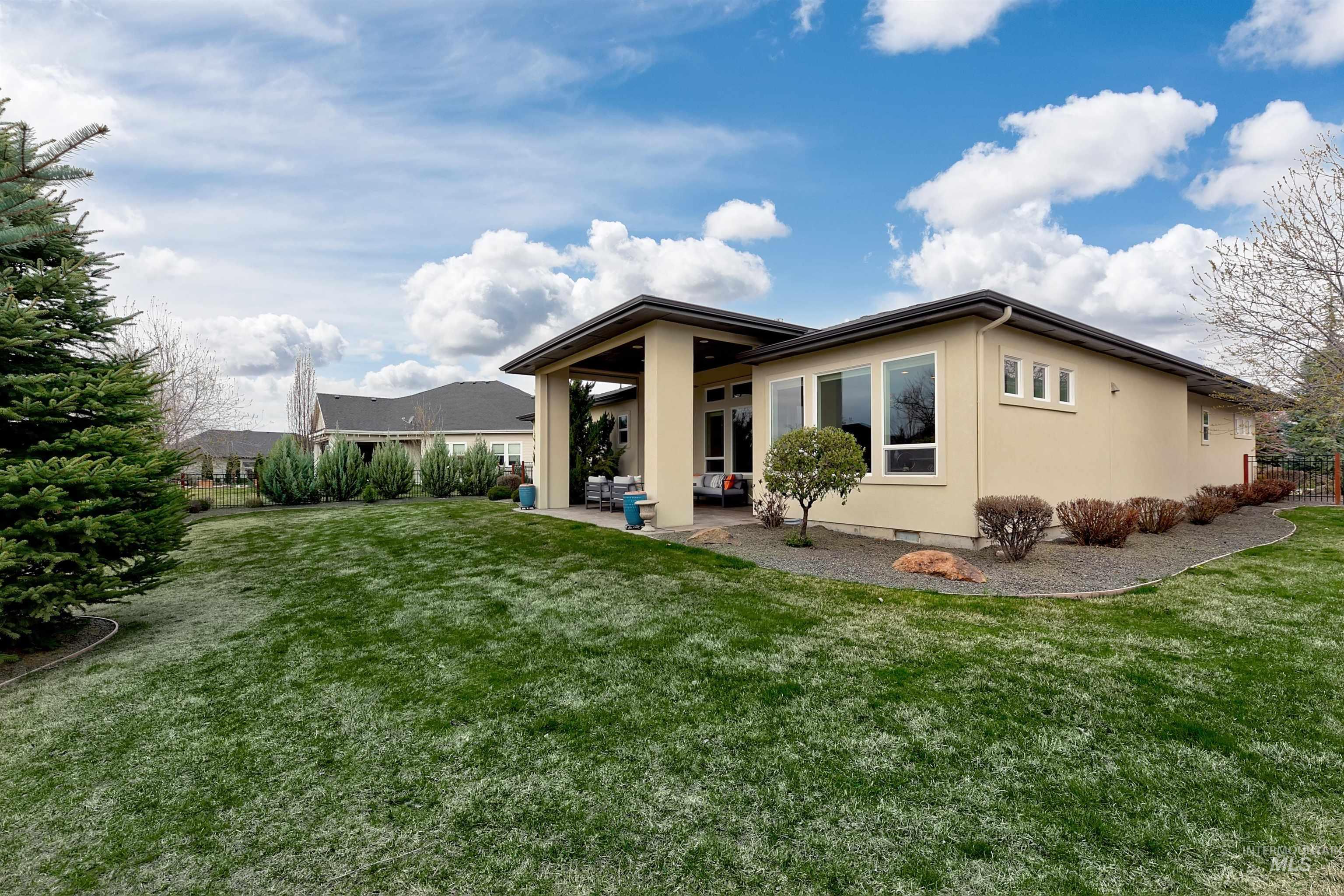 6091 W Hamm Court, Eagle, Idaho 83616, 3 Bedrooms, 3 Bathrooms, Residential For Sale, Price $895,000,MLS 98979701