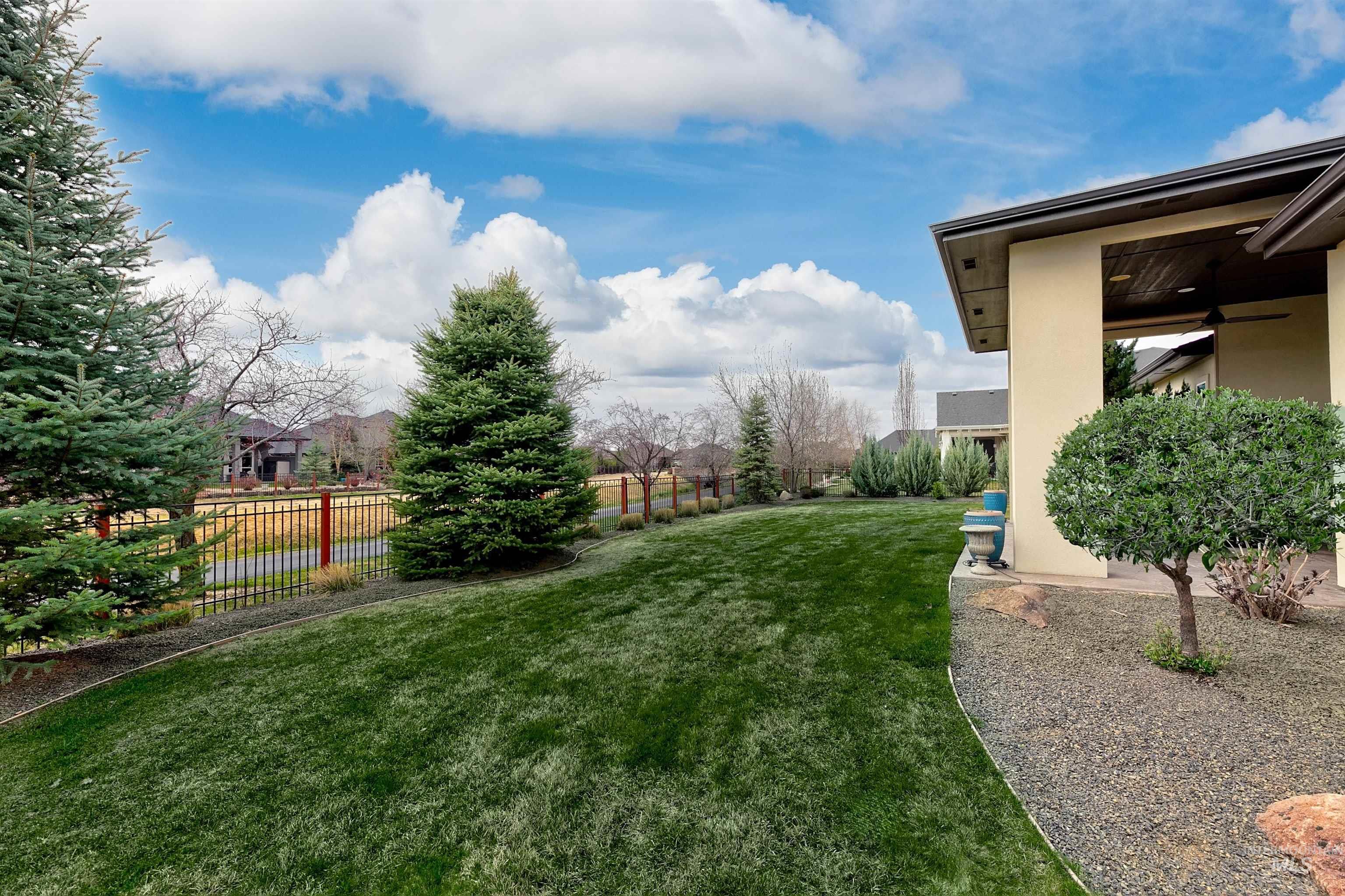 6091 W Hamm Court, Eagle, Idaho 83616, 3 Bedrooms, 3 Bathrooms, Residential For Sale, Price $895,000,MLS 98979701