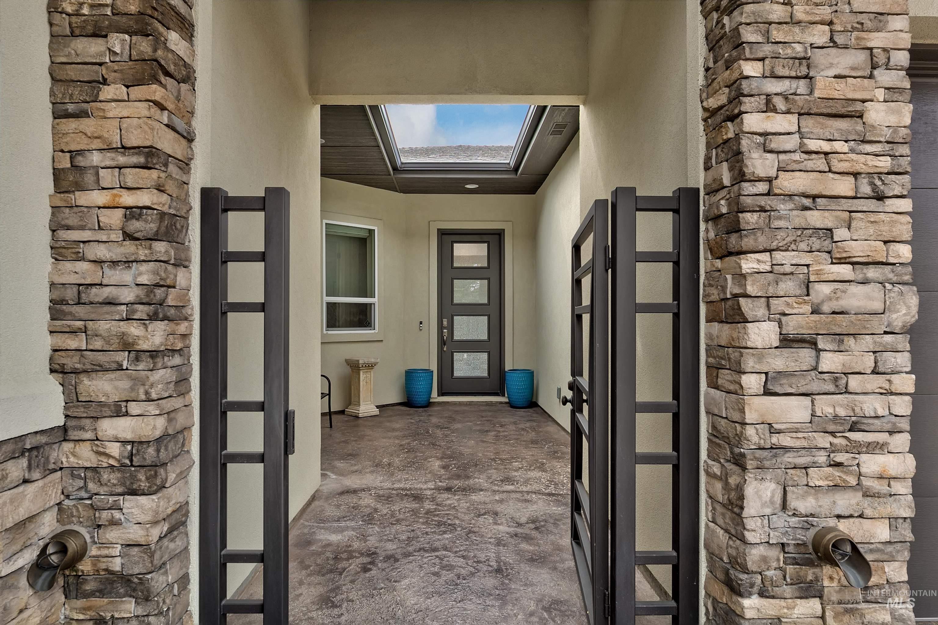 6091 W Hamm Court, Eagle, Idaho 83616, 3 Bedrooms, 3 Bathrooms, Residential For Sale, Price $895,000,MLS 98979701