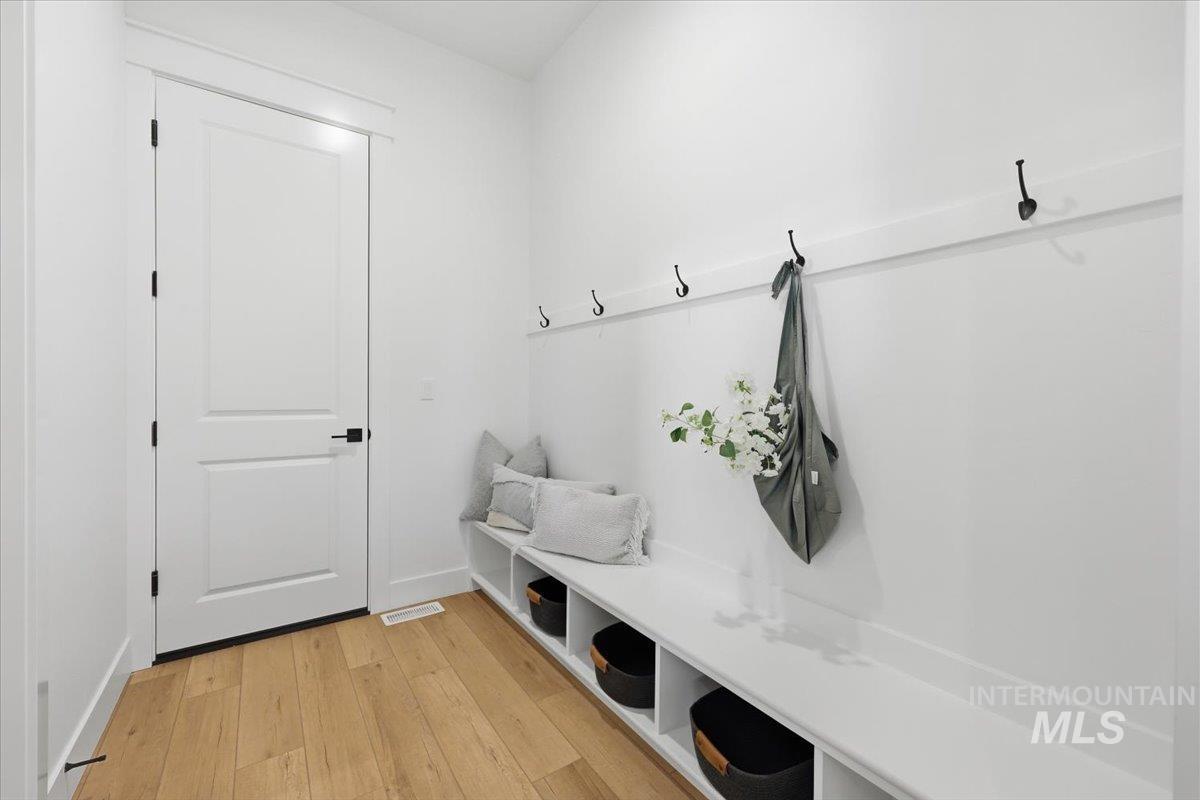 434 W Elkton Dr, Eagle, Idaho 83616, 4 Bedrooms, 4.5 Bathrooms, Residential For Sale, Price $1,649,900,MLS 98979706