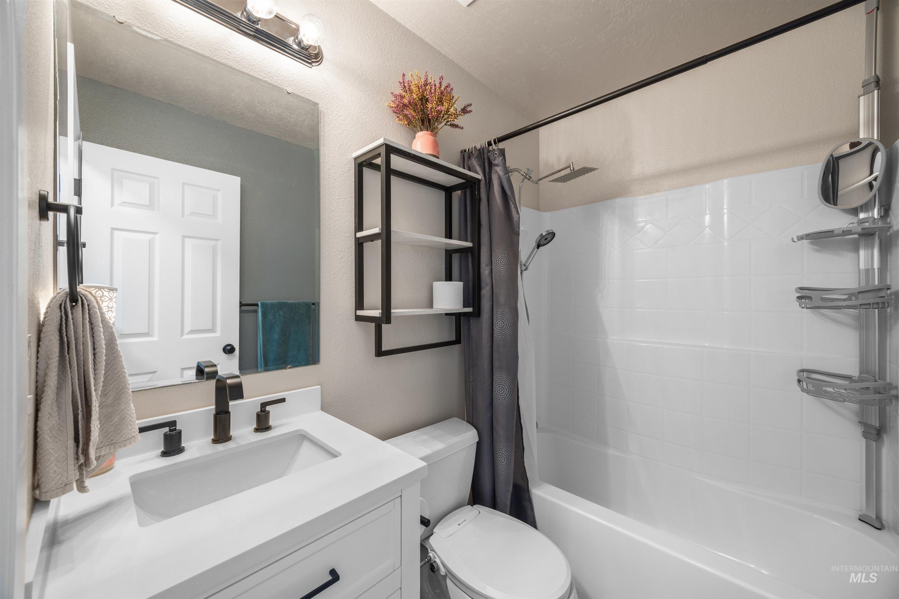 343 E Joshua Tree, Meridian, Idaho 83646, 3 Bedrooms, 2 Bathrooms, Residential For Sale, Price $425,000,MLS 98979710