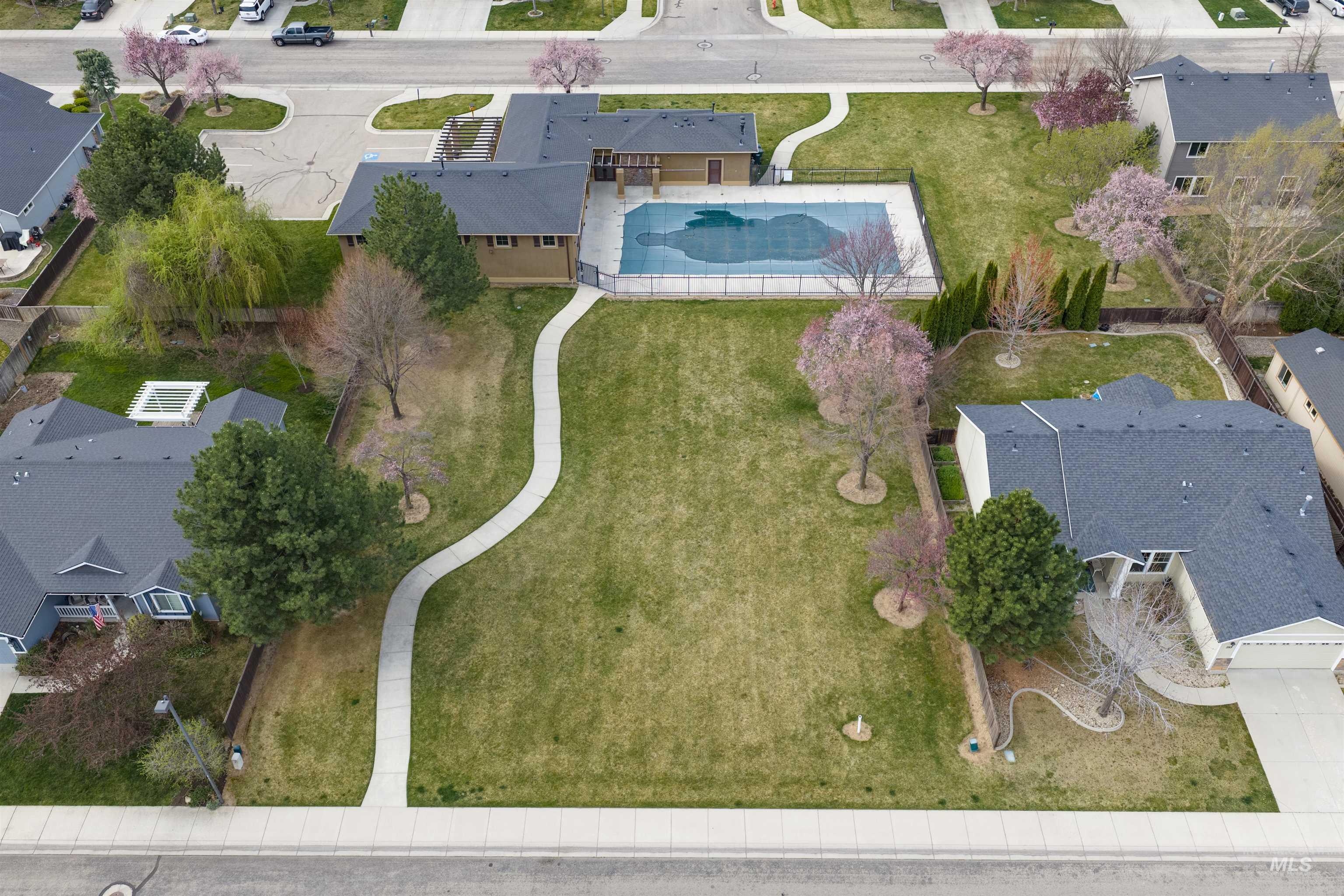 343 E Joshua Tree, Meridian, Idaho 83646, 3 Bedrooms, 2 Bathrooms, Residential For Sale, Price $425,000,MLS 98979710