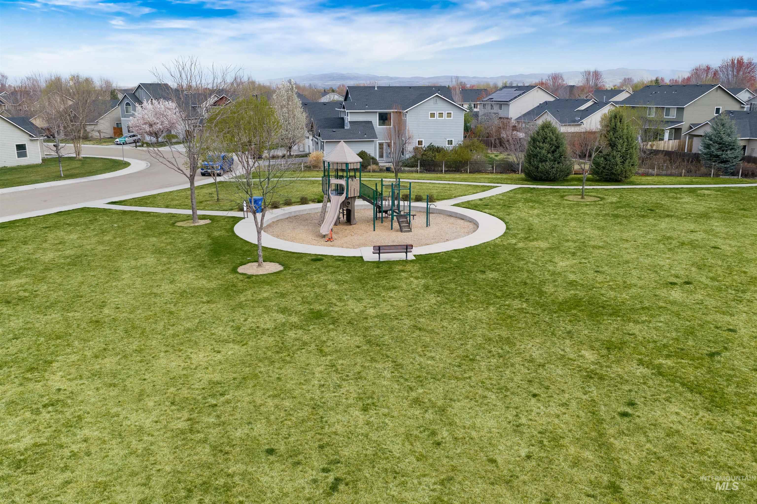 343 E Joshua Tree, Meridian, Idaho 83646, 3 Bedrooms, 2 Bathrooms, Residential For Sale, Price $425,000,MLS 98979710