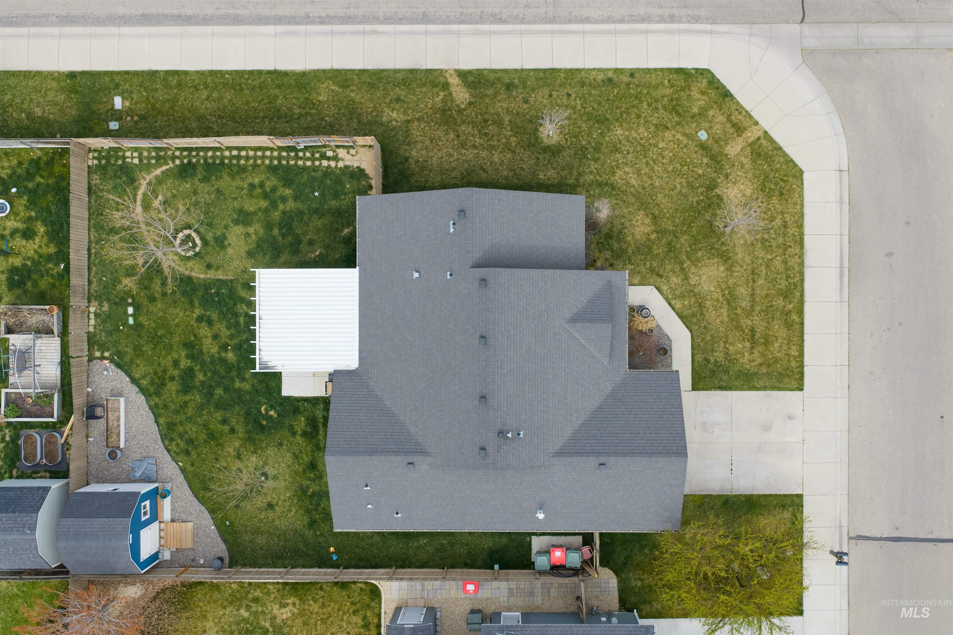 343 E Joshua Tree, Meridian, Idaho 83646, 3 Bedrooms, 2 Bathrooms, Residential For Sale, Price $425,000,MLS 98979710