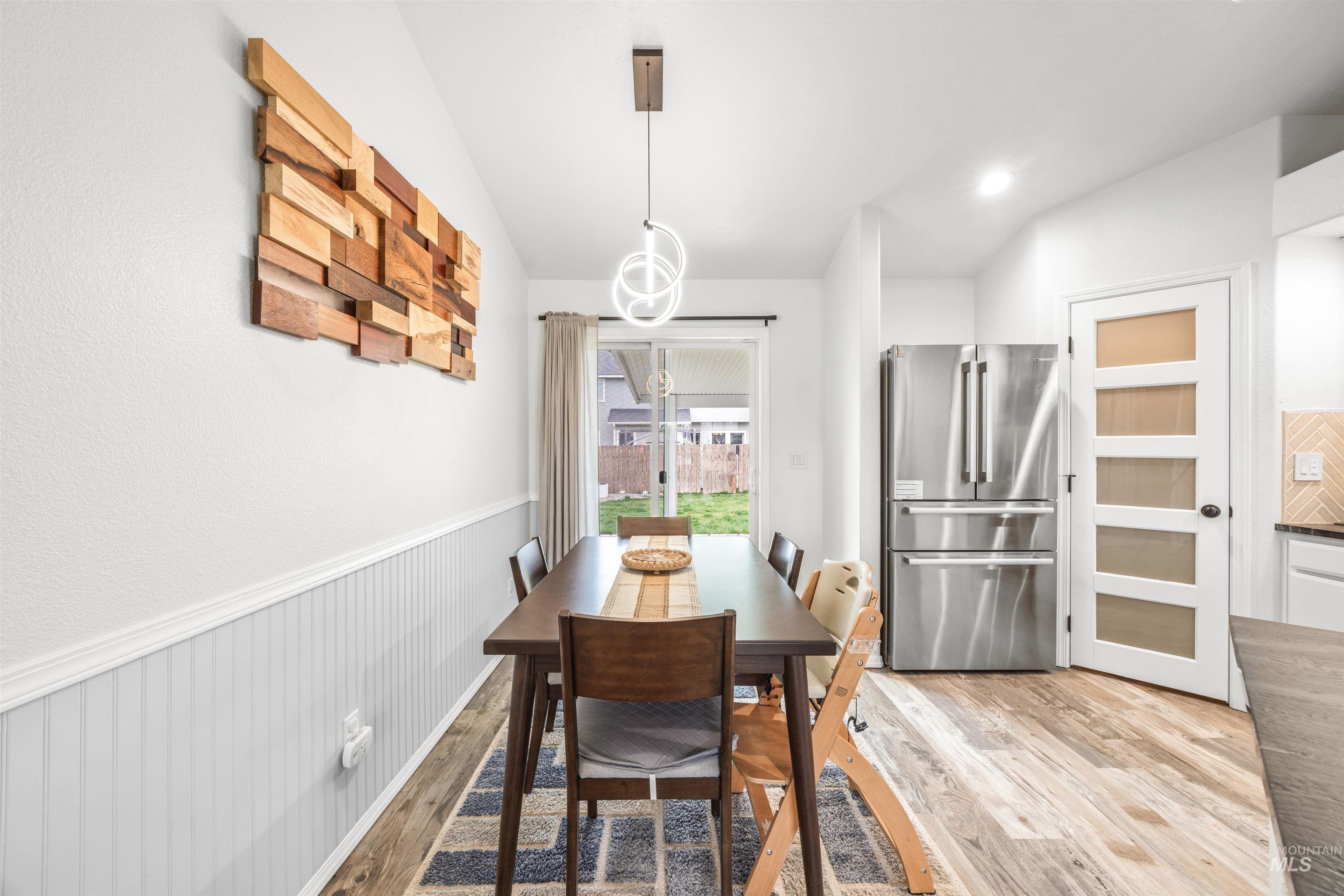 343 E Joshua Tree, Meridian, Idaho 83646, 3 Bedrooms, 2 Bathrooms, Residential For Sale, Price $425,000,MLS 98979710