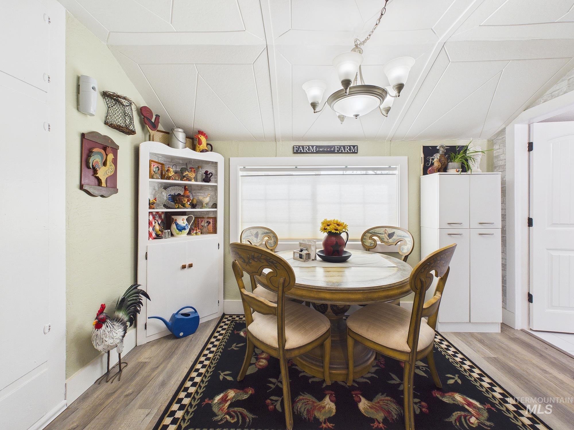 2133 Hollywood Blvd, Emmett, Idaho 83617, 2 Bedrooms, 1 Bathroom, Residential For Sale, Price $530,000,MLS 98979711