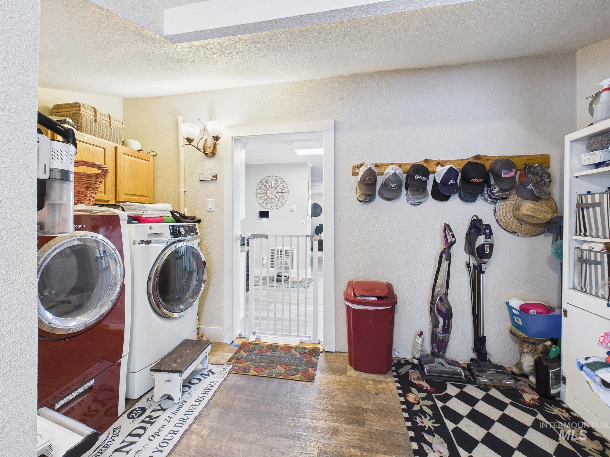 2133 Hollywood Blvd, Emmett, Idaho 83617, 2 Bedrooms, 1 Bathroom, Residential For Sale, Price $530,000,MLS 98979711