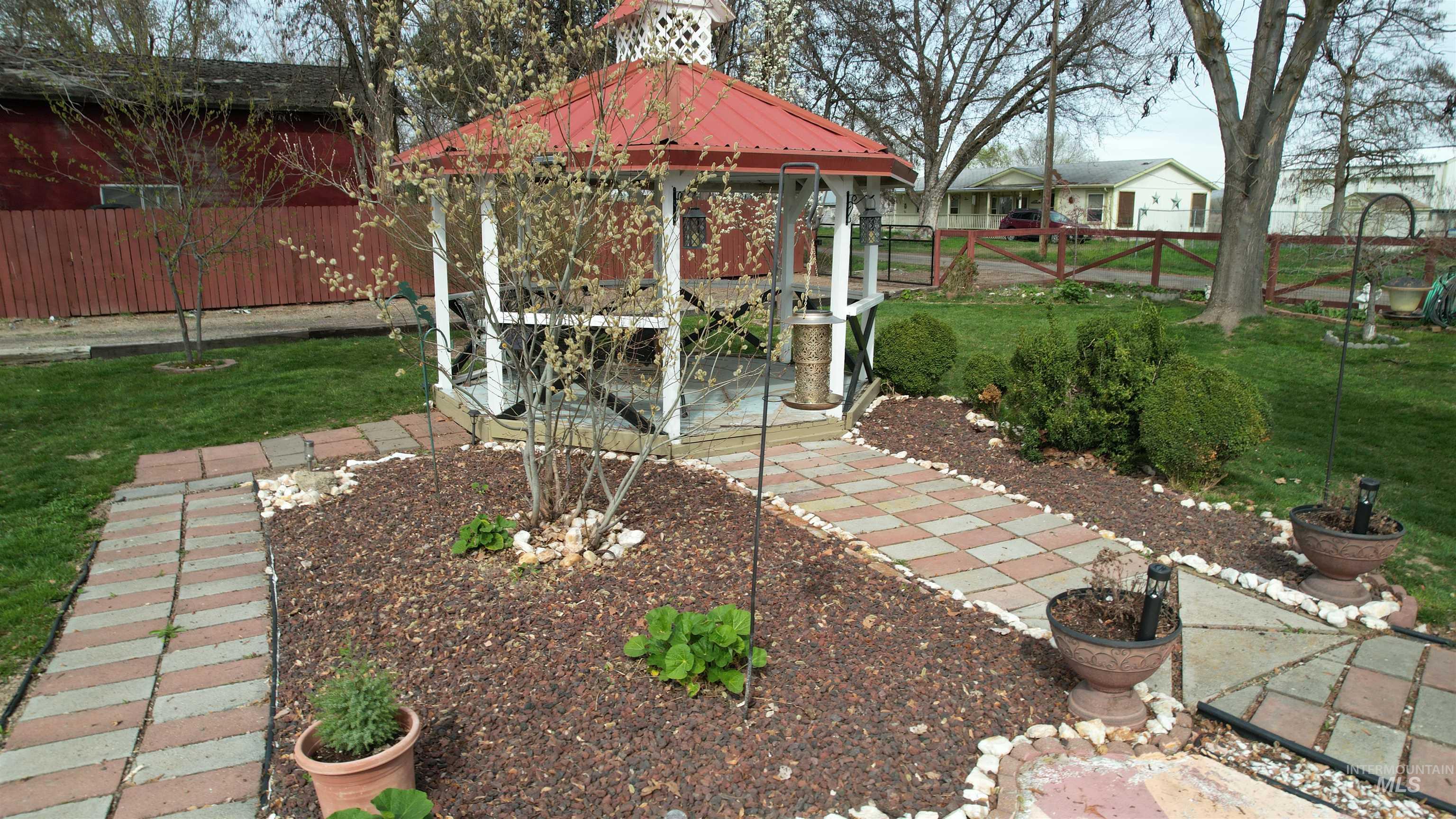 2133 Hollywood Blvd, Emmett, Idaho 83617, 2 Bedrooms, 1 Bathroom, Residential For Sale, Price $530,000,MLS 98979711