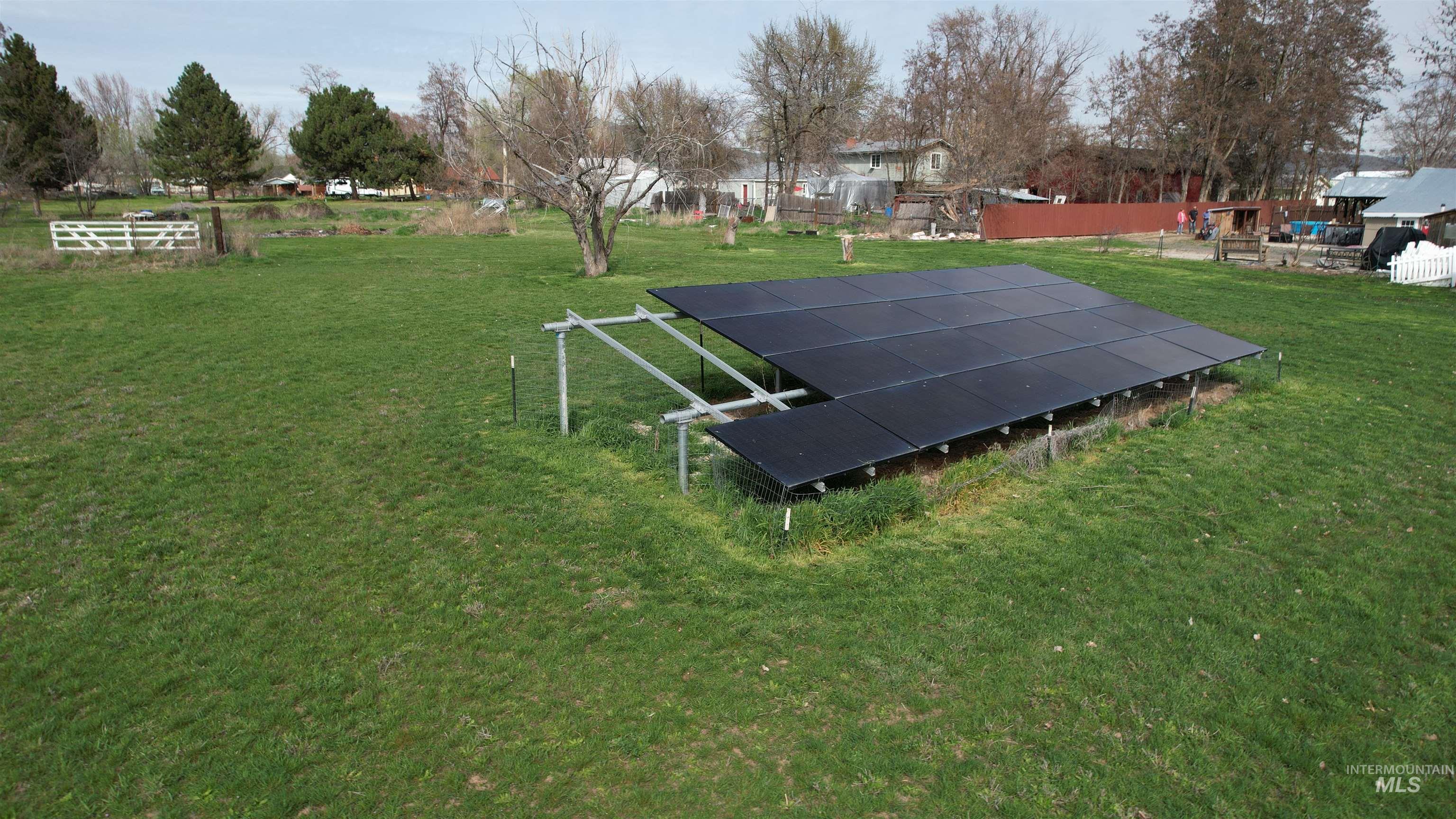 2133 Hollywood Blvd, Emmett, Idaho 83617, 2 Bedrooms, 1 Bathroom, Residential For Sale, Price $530,000,MLS 98979711