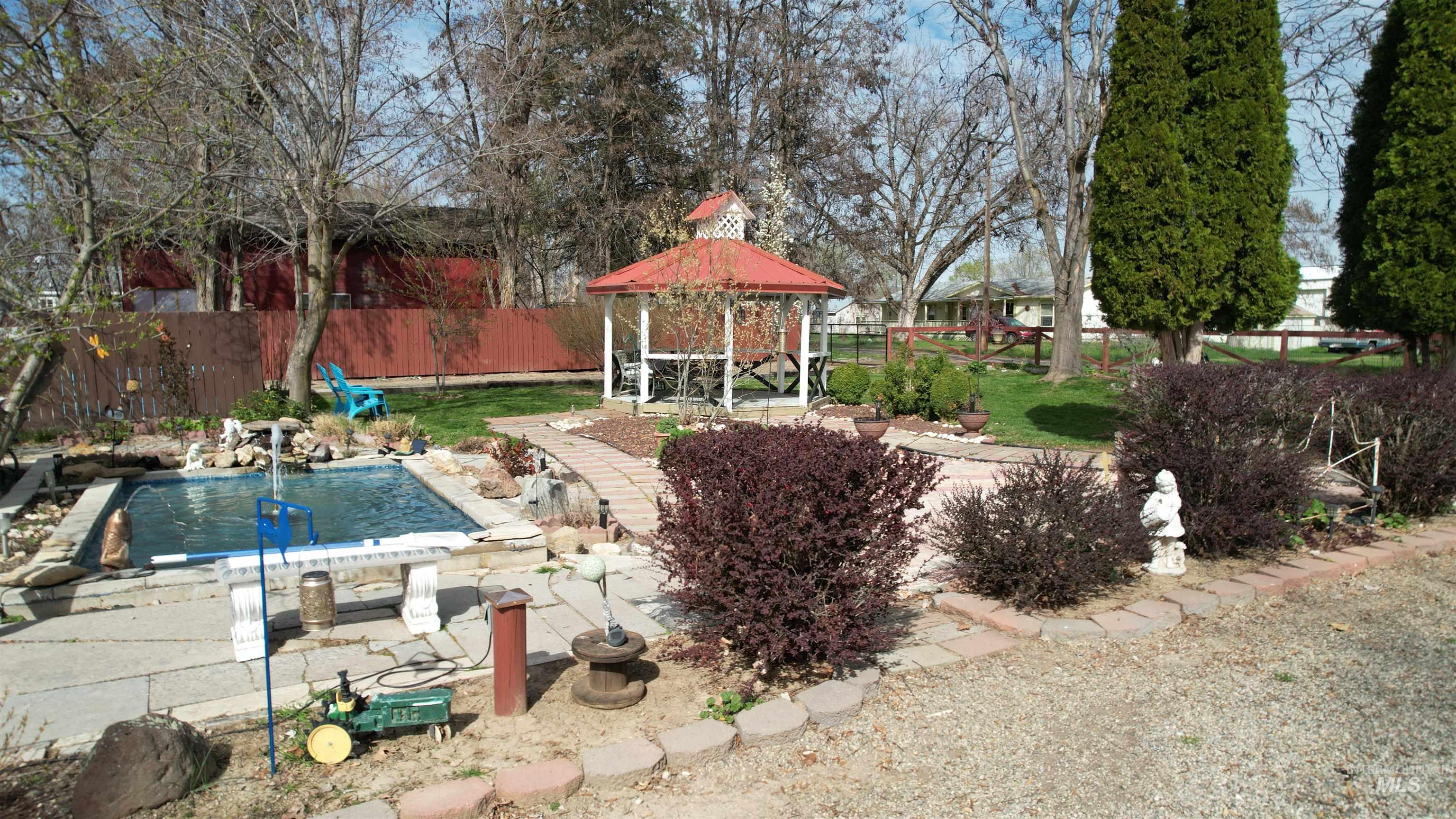 2133 Hollywood Blvd, Emmett, Idaho 83617, 2 Bedrooms, 1 Bathroom, Residential For Sale, Price $530,000,MLS 98979711