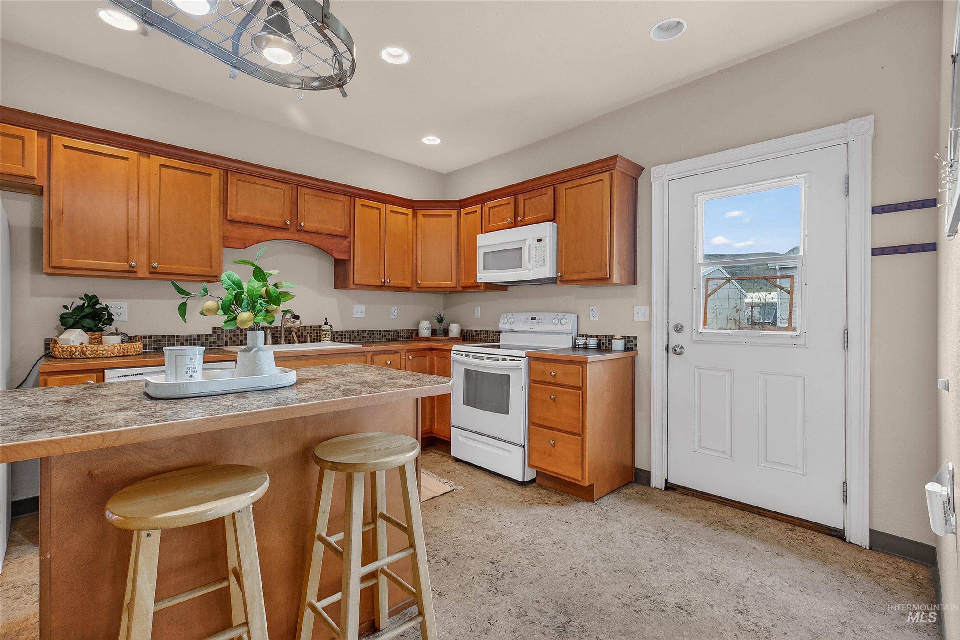 815 2nd Street, Asotin, Washington 99402, 4 Bedrooms, 2 Bathrooms, Residential For Sale, Price $329,000, 98979712