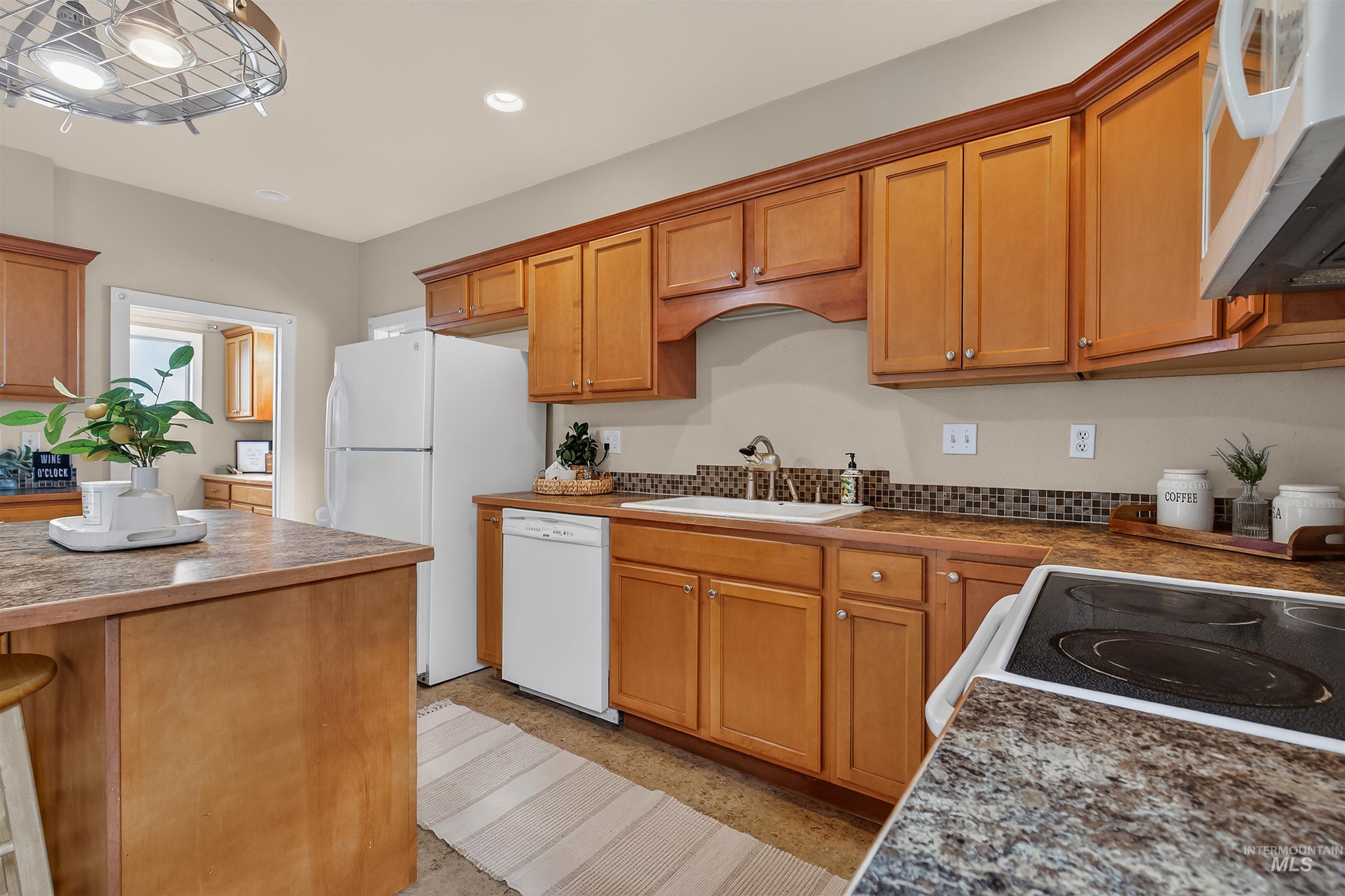 815 2nd Street, Asotin, Washington 99402, 4 Bedrooms, 2 Bathrooms, Residential For Sale, Price $329,000, 98979712