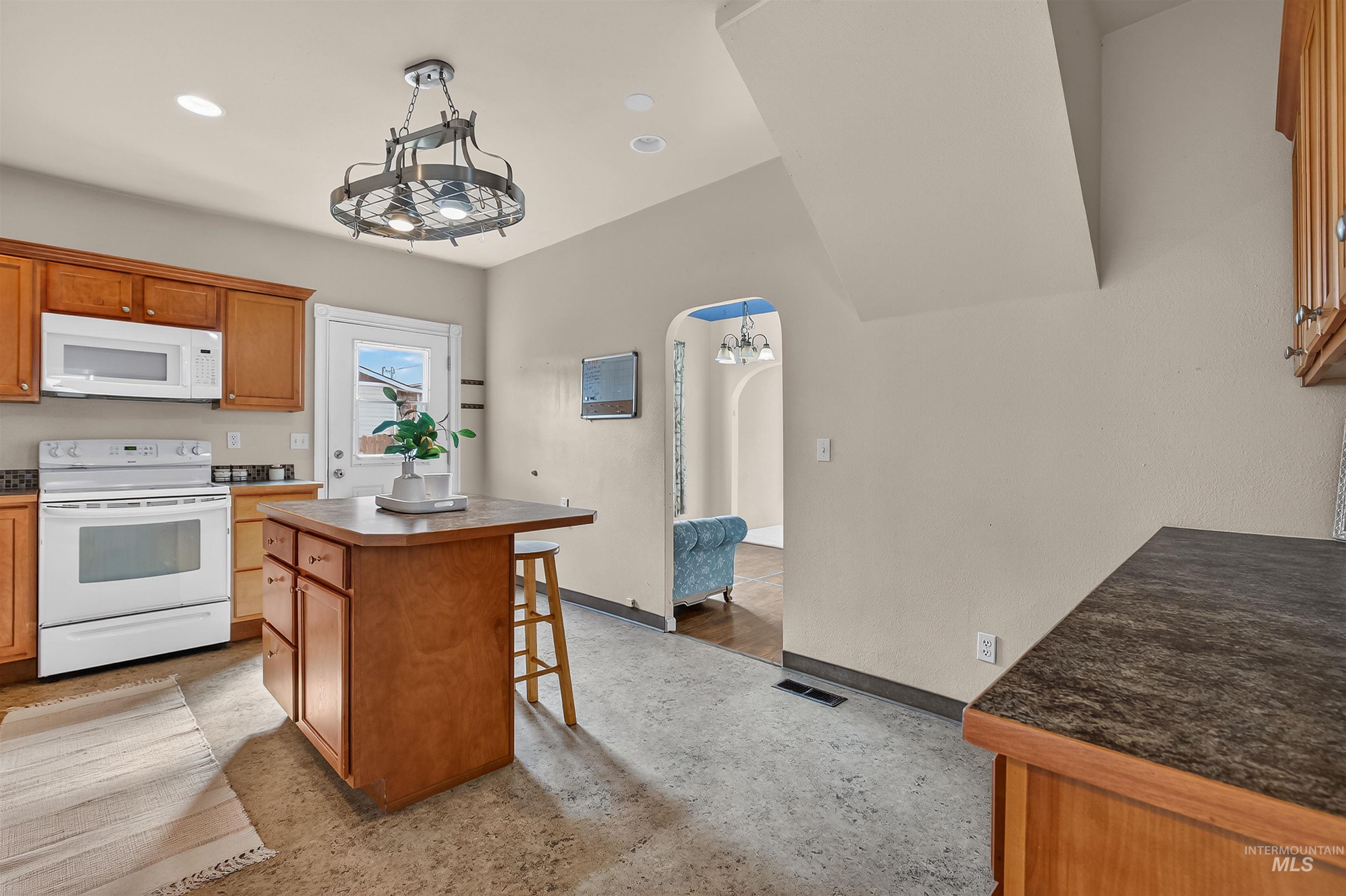 815 2nd Street, Asotin, Washington 99402, 4 Bedrooms, 2 Bathrooms, Residential For Sale, Price $329,000, 98979712