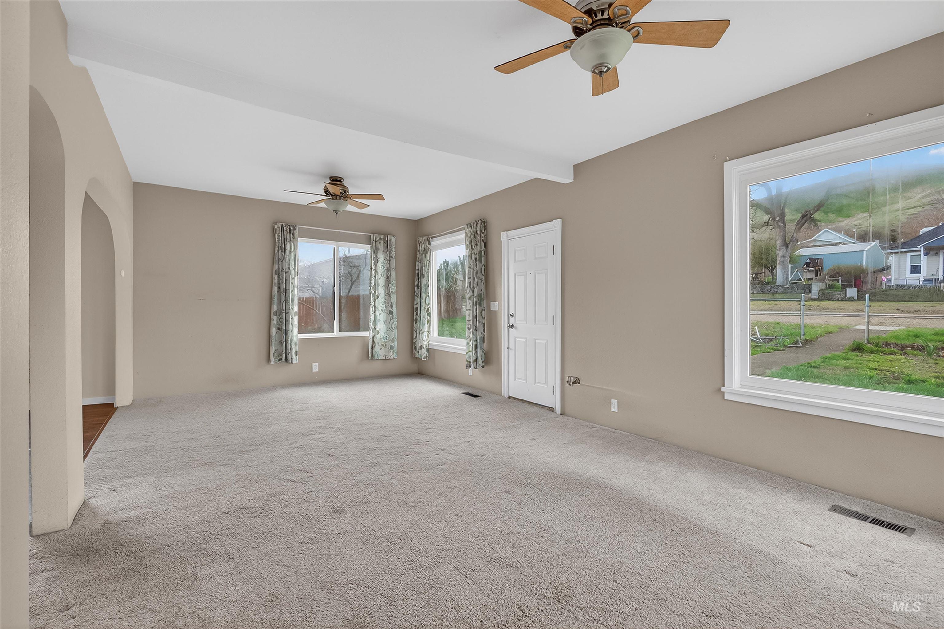 815 2nd Street, Asotin, Washington 99402, 4 Bedrooms, 2 Bathrooms, Residential For Sale, Price $329,000, 98979712