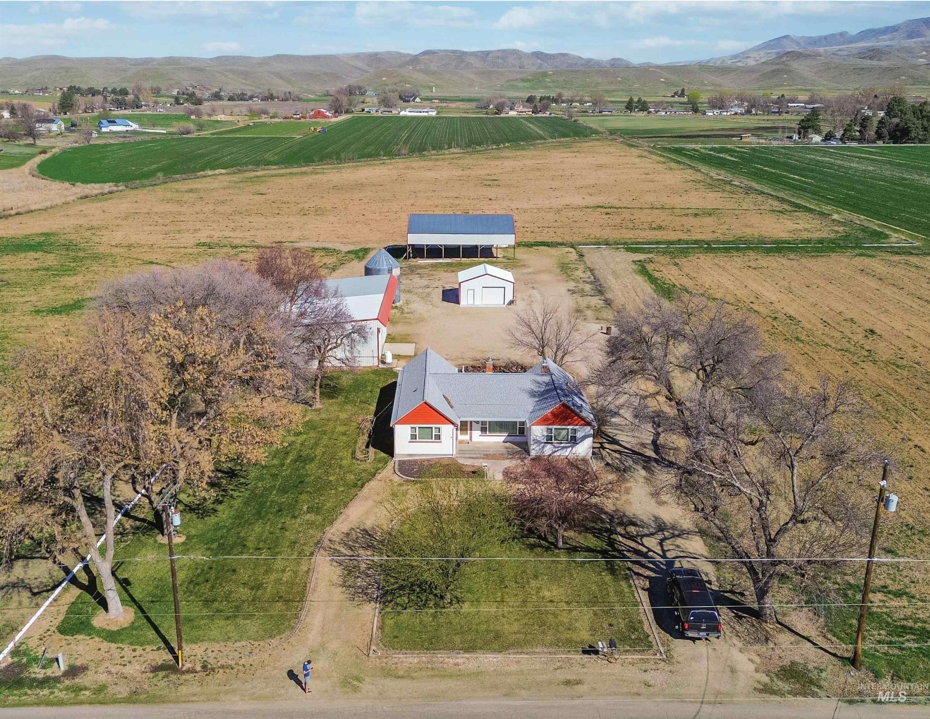 350 E Central Rd., Emmett, Idaho 83617, 2 Bedrooms, 2 Bathrooms, Residential For Sale, Price $1,350,000, 98979714