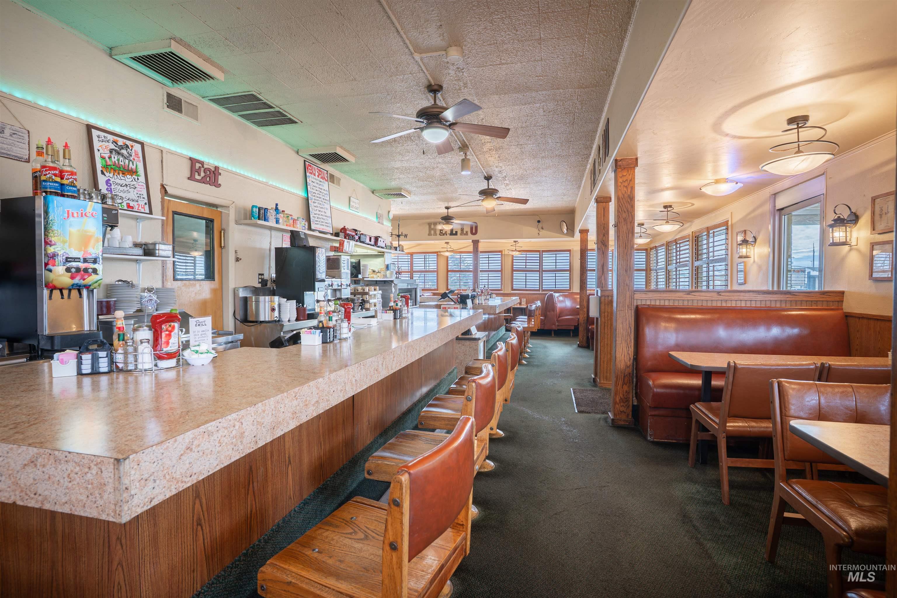 545 Shoshone St S, Twin Falls, Idaho 83301-6004, 6 Rooms, Business/Commercial For Sale, Price $1,293,000,MLS 98979717