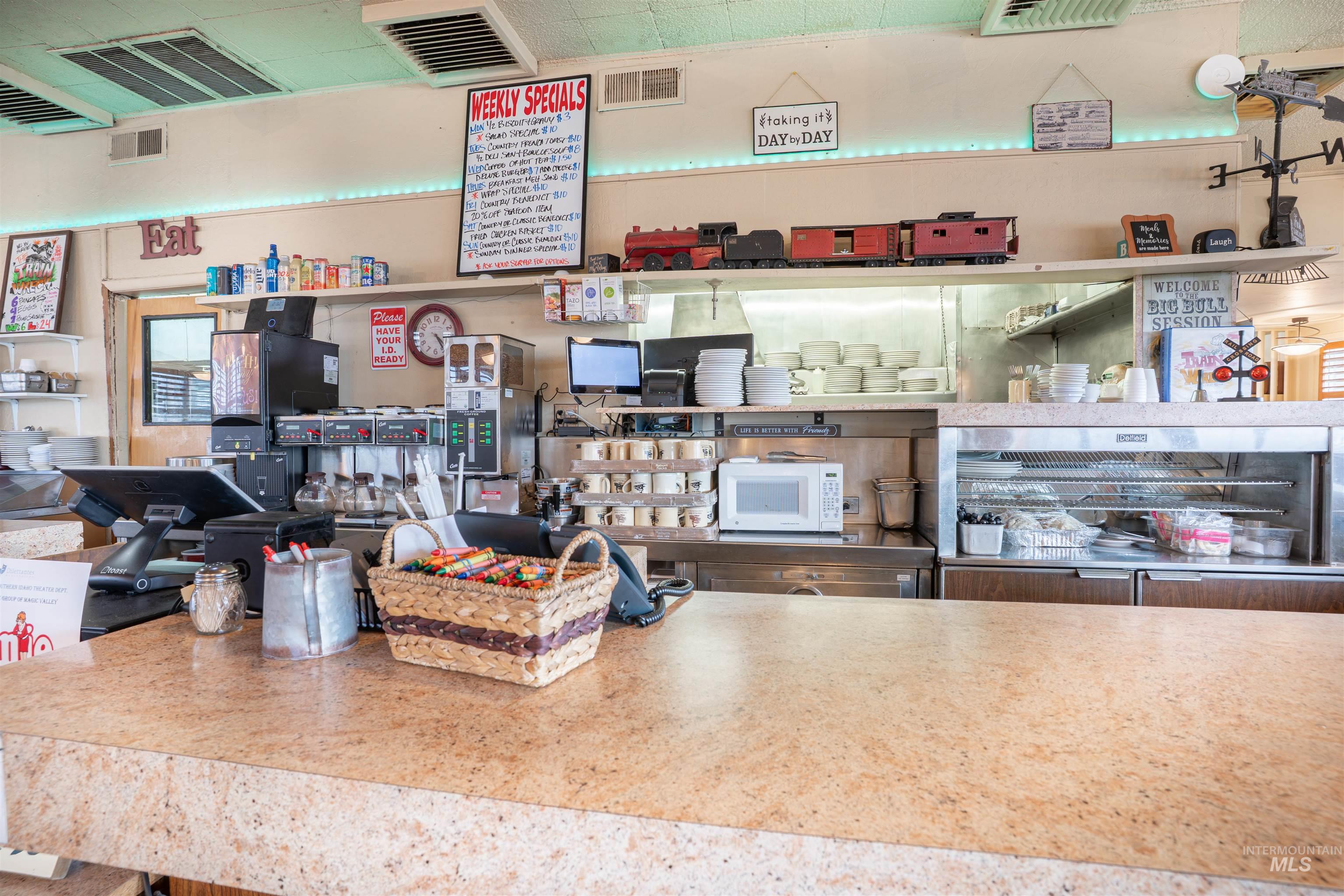 545 Shoshone St S, Twin Falls, Idaho 83301-6004, 6 Rooms, Business/Commercial For Sale, Price $1,293,000,MLS 98979717