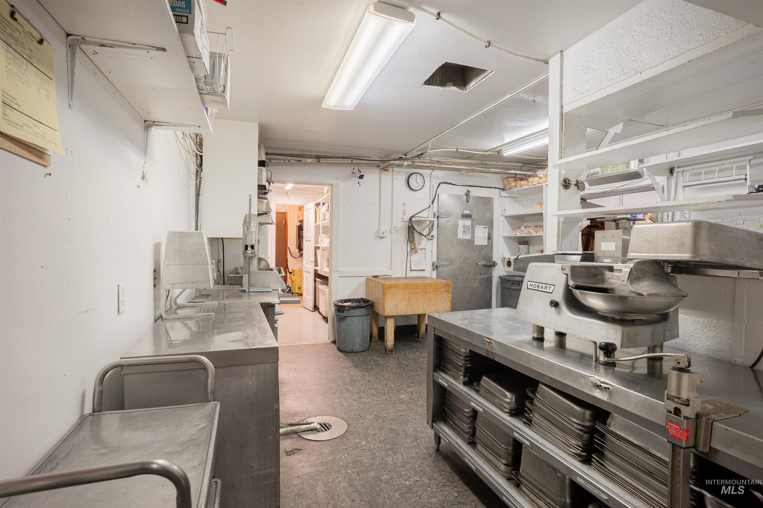 545 Shoshone St S, Twin Falls, Idaho 83301-6004, 6 Rooms, Business/Commercial For Sale, Price $1,293,000,MLS 98979717