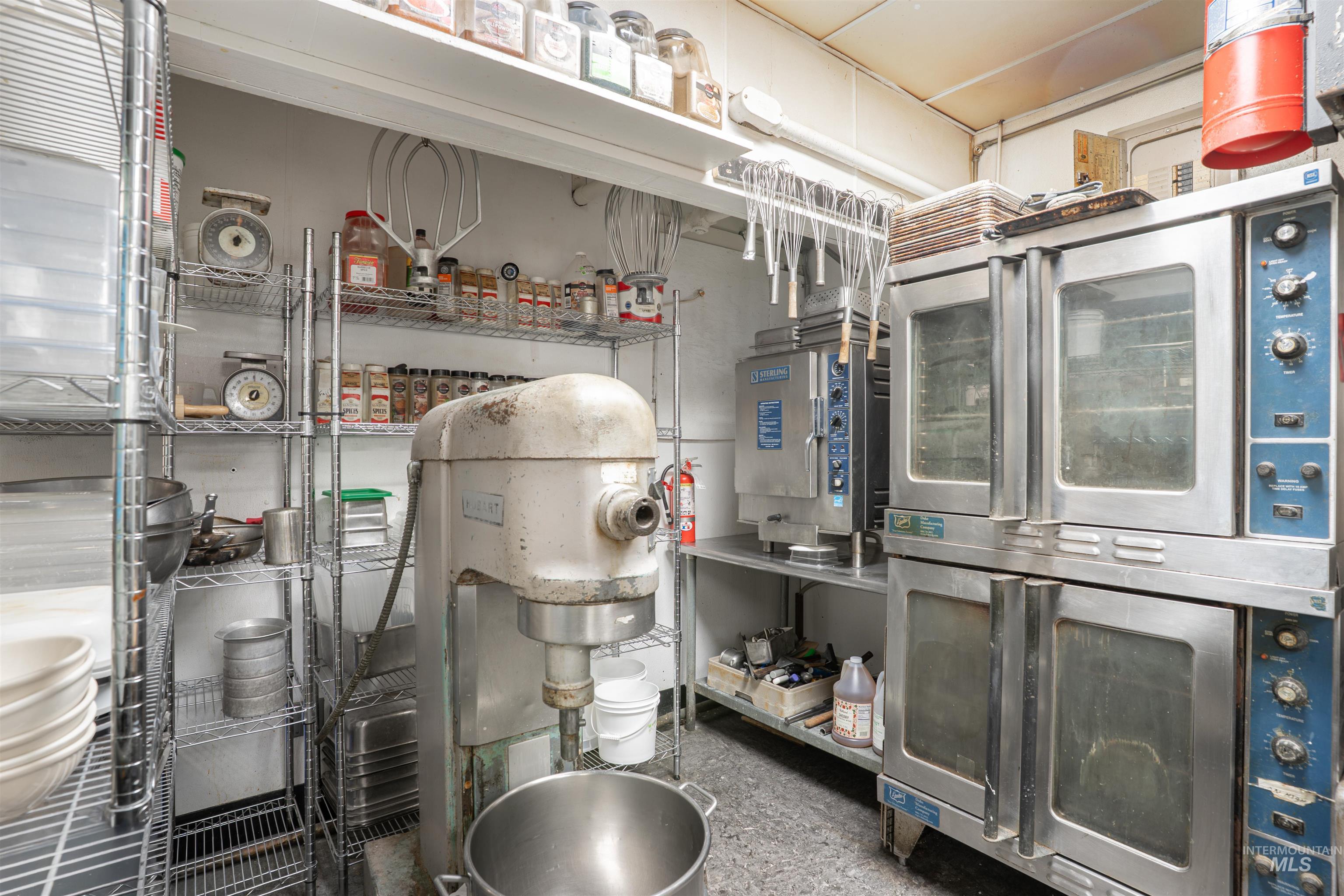 545 Shoshone St S, Twin Falls, Idaho 83301-6004, 6 Rooms, Business/Commercial For Sale, Price $1,293,000,MLS 98979717