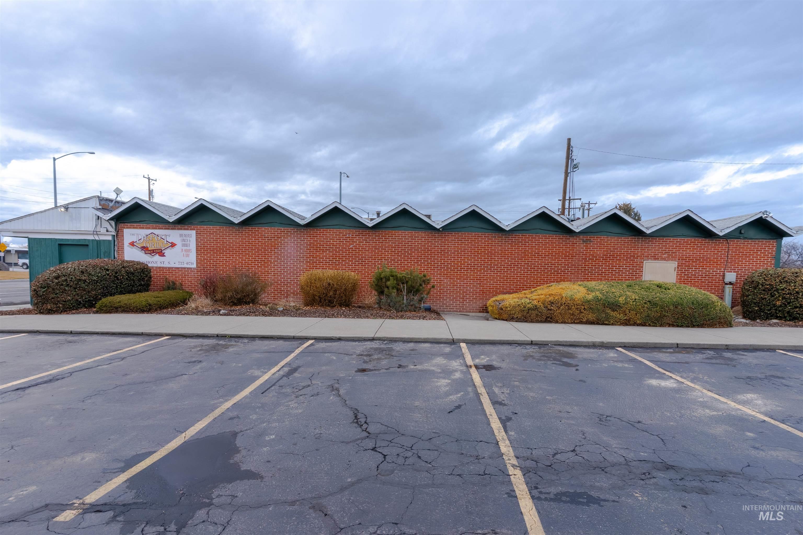 545 Shoshone St S, Twin Falls, Idaho 83301-6004, 6 Rooms, Business/Commercial For Sale, Price $1,293,000,MLS 98979717