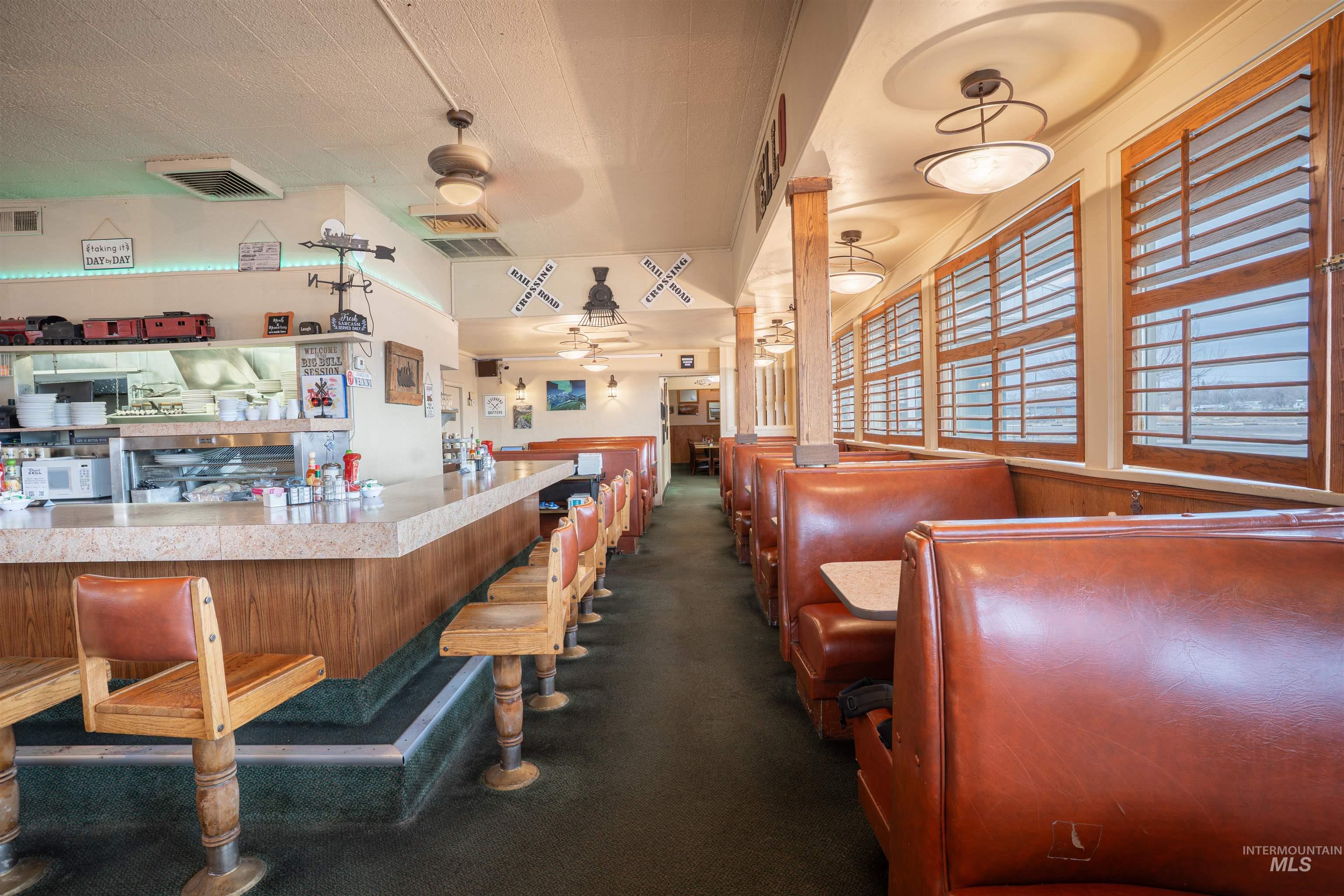 545 Shoshone St S, Twin Falls, Idaho 83301-6004, 6 Rooms, Business/Commercial For Sale, Price $1,293,000,MLS 98979717