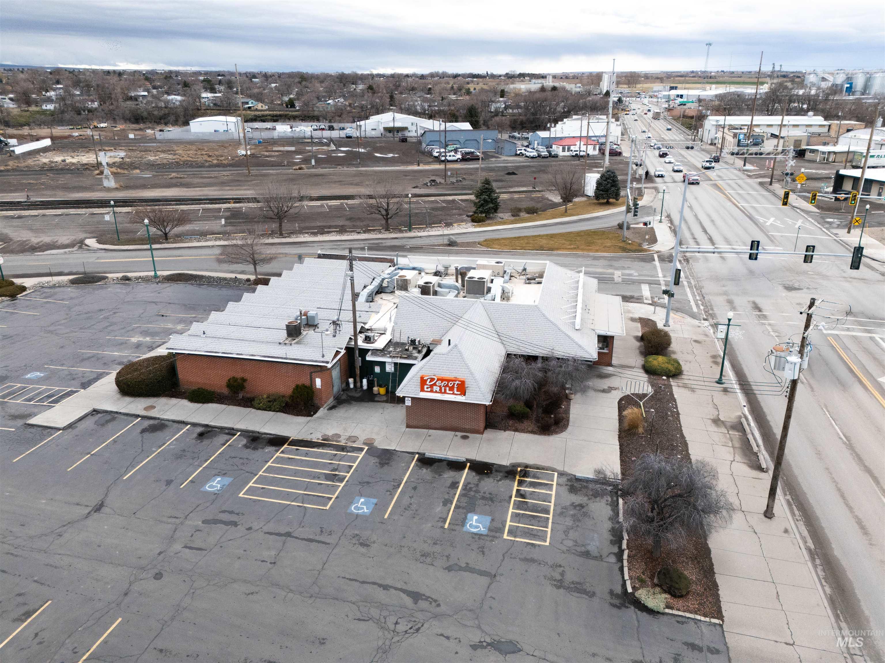 545 Shoshone St S, Twin Falls, Idaho 83301-6004, 6 Rooms, Business/Commercial For Sale, Price $1,293,000,MLS 98979717